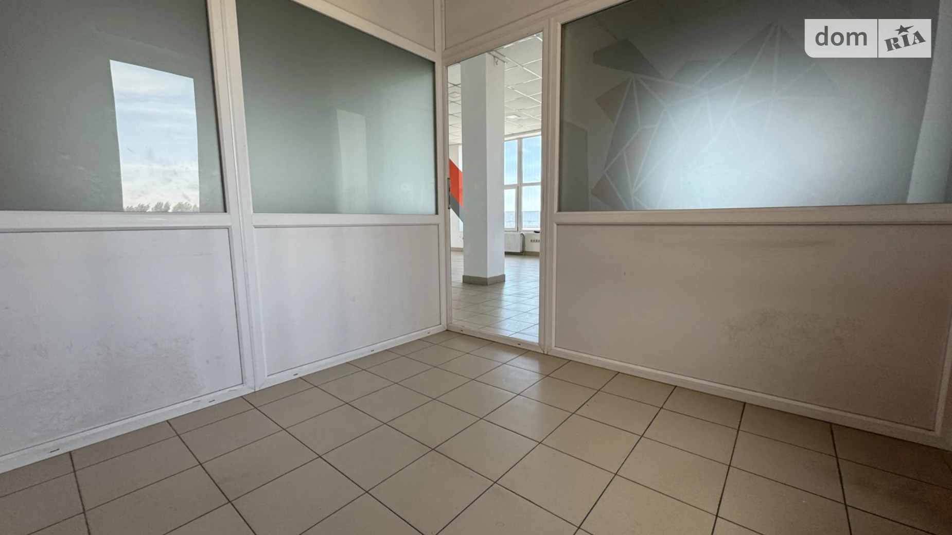 Сдается в аренду офис 150 кв. м в бизнес-центре, цена: 35000 грн - фото 2