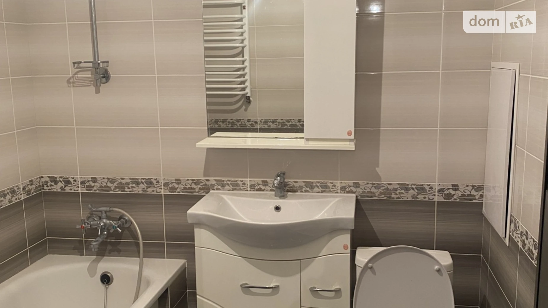 1-комнатная квартира 40 кв. м в Тернополе, ул. Евгения Коновальца - фото 4