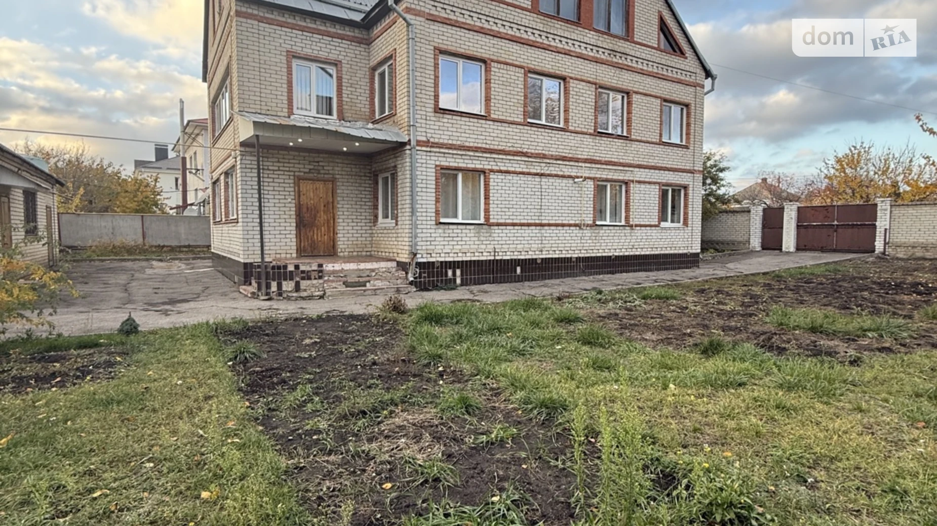 Продается дом на 2 этажа 297 кв. м с балконом, цена: 135000 $ - фото 3