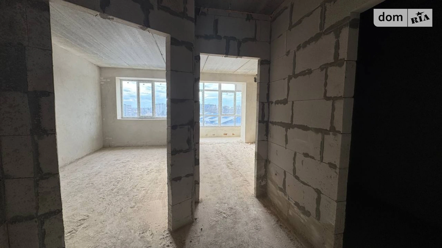 Продается 1-комнатная квартира 43.4 кв. м в Ивано-Франковске, ул. Высочана Семена, 18 корпус 18 - фото 4