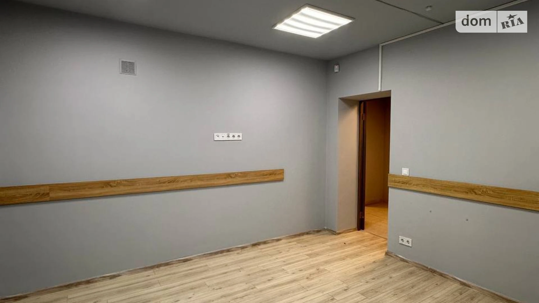 Сдается в аренду офис 61 кв. м в бизнес-центре, цена: 1000 $ - фото 2