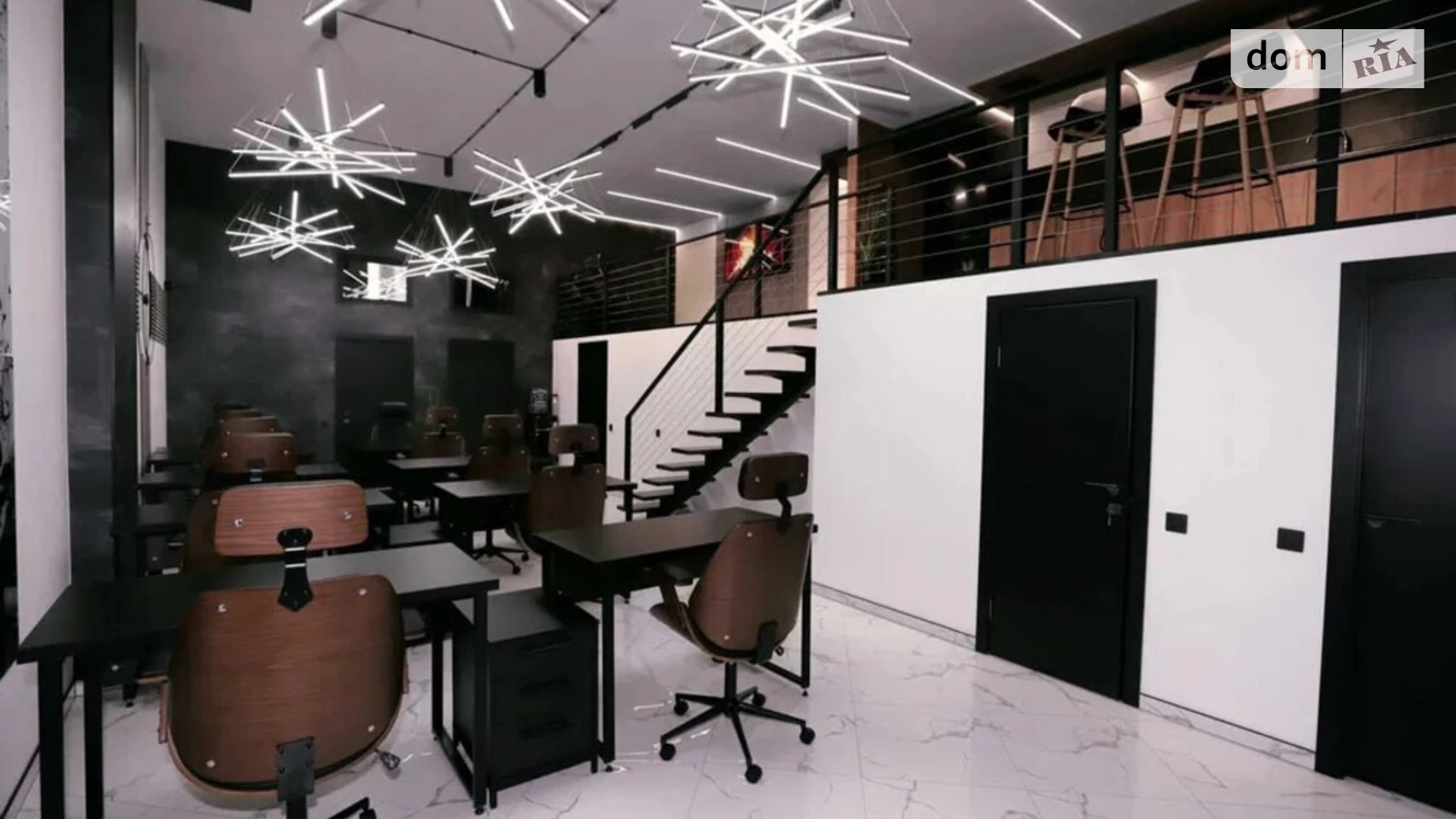 Сдается в аренду офис 135 кв. м в бизнес-центре, цена: 2900 $ - фото 2