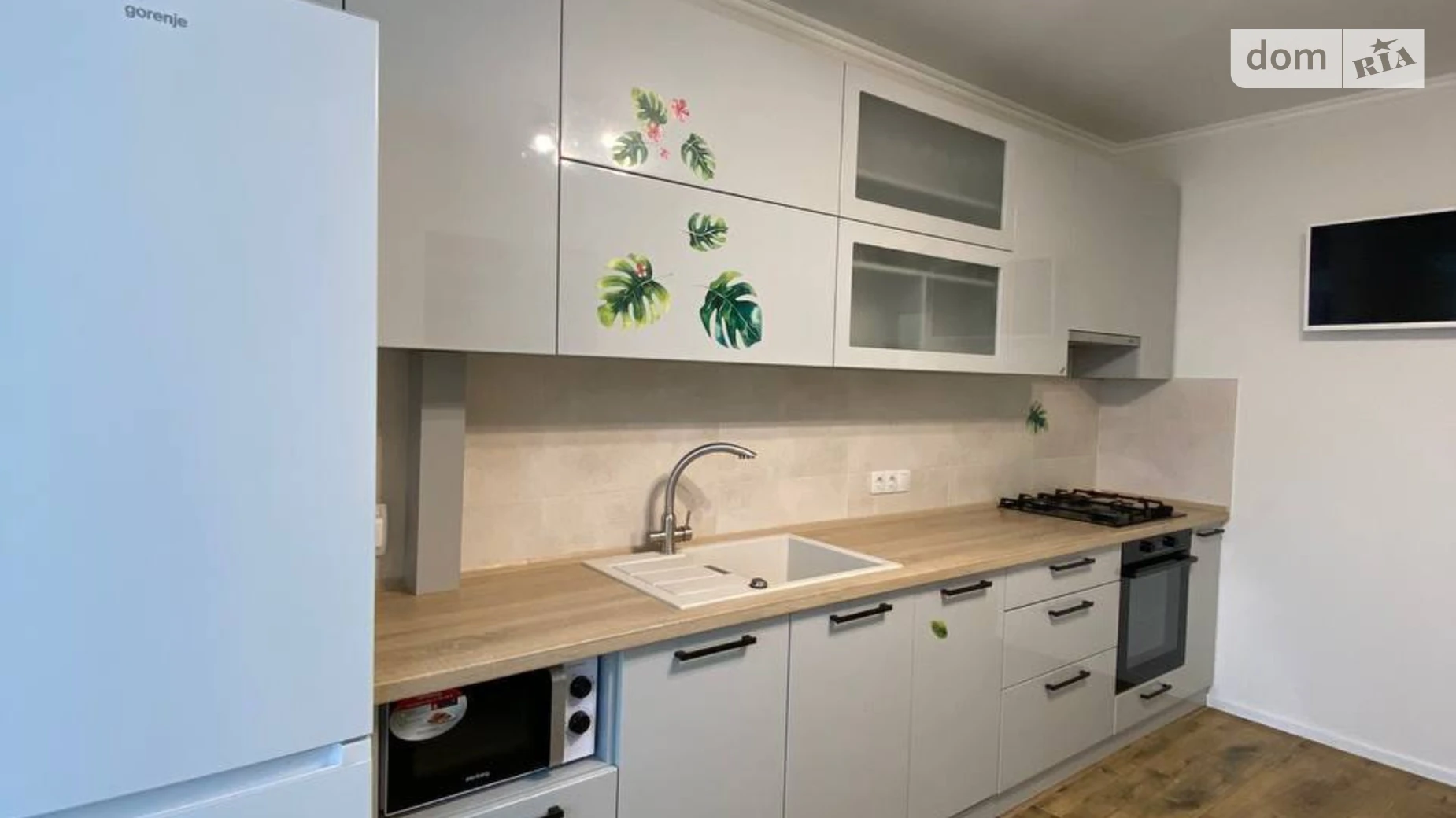 Продается 2-комнатная квартира 72.2 кв. м в Ивано-Франковске, ул. Химиков, 28 корпус 13 - фото 2