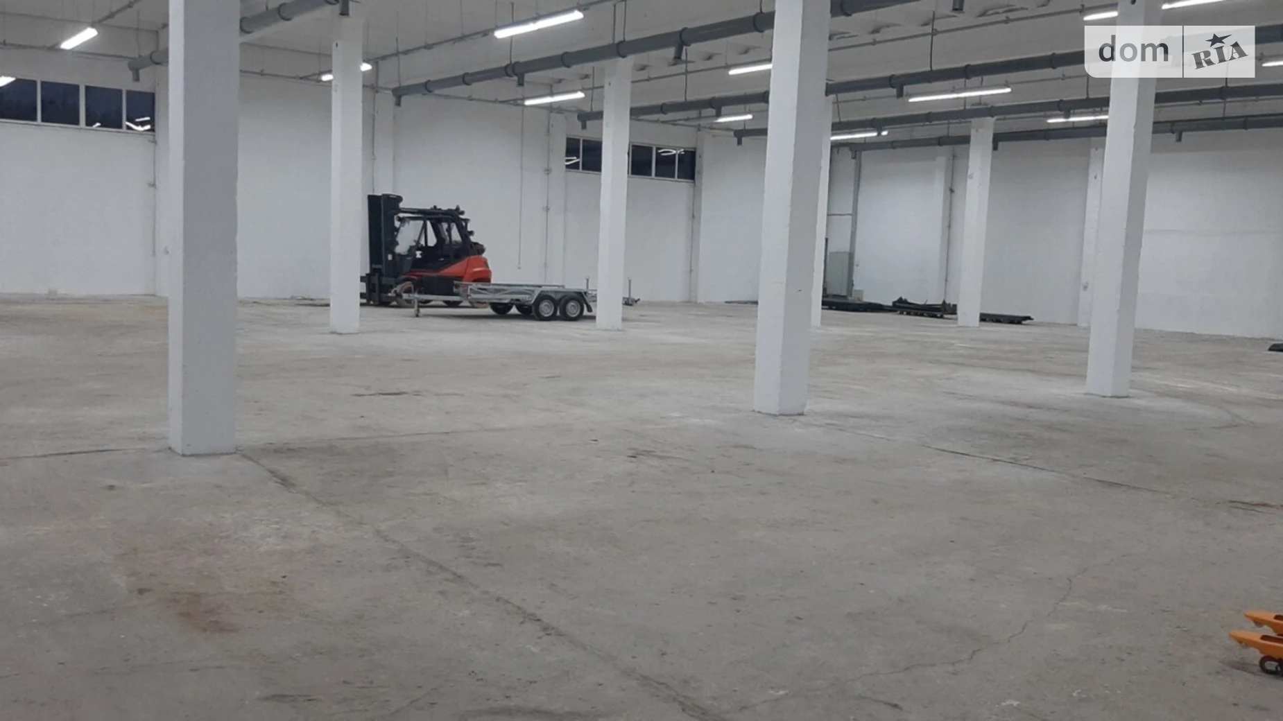 Продается помещения свободного назначения 5900 кв. м в 1-этажном здании, цена: 2450000 € - фото 5