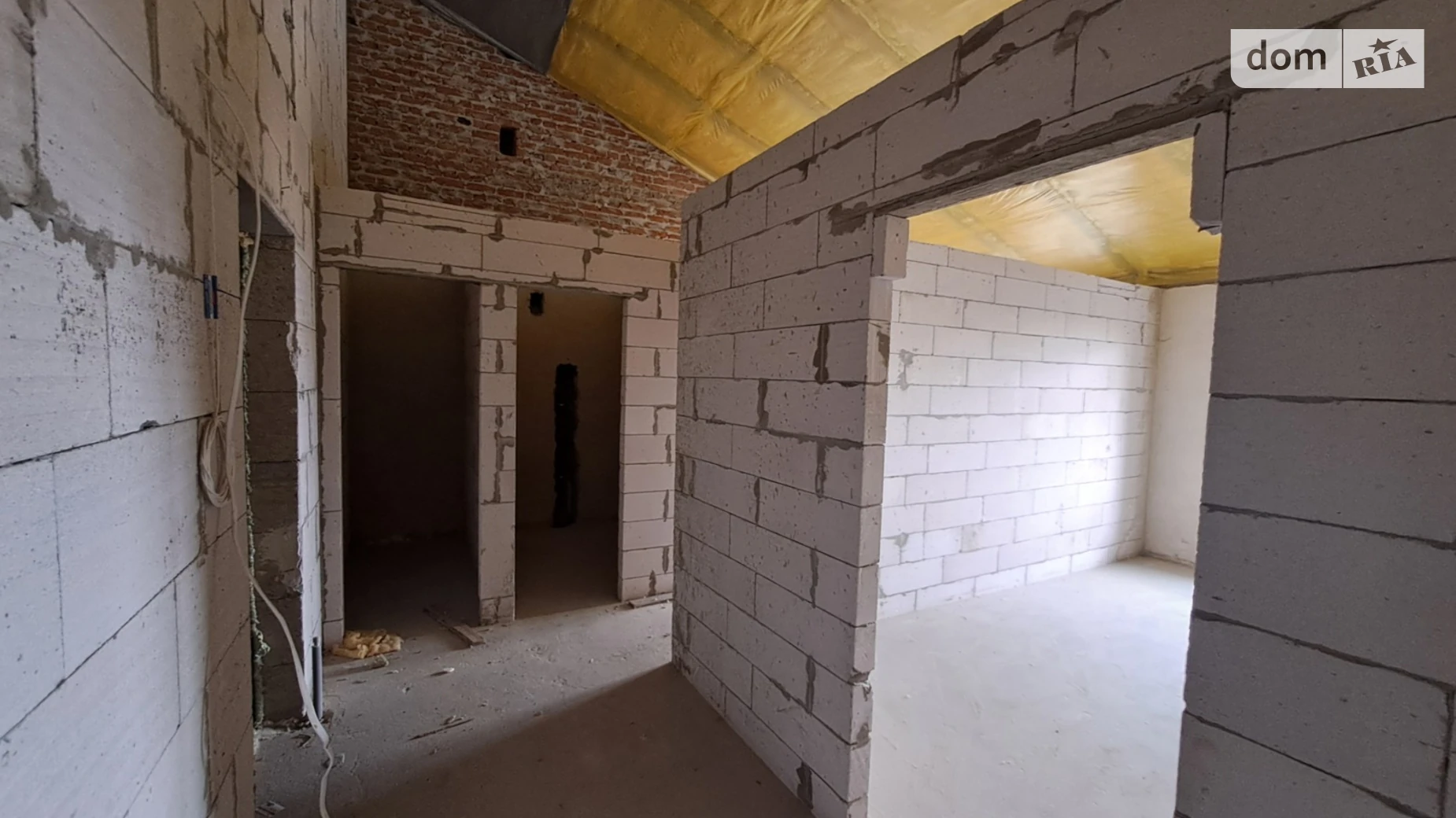 Продается 2-комнатная квартира 67 кв. м в Байковцах, ул. Солнечная, 19А - фото 2