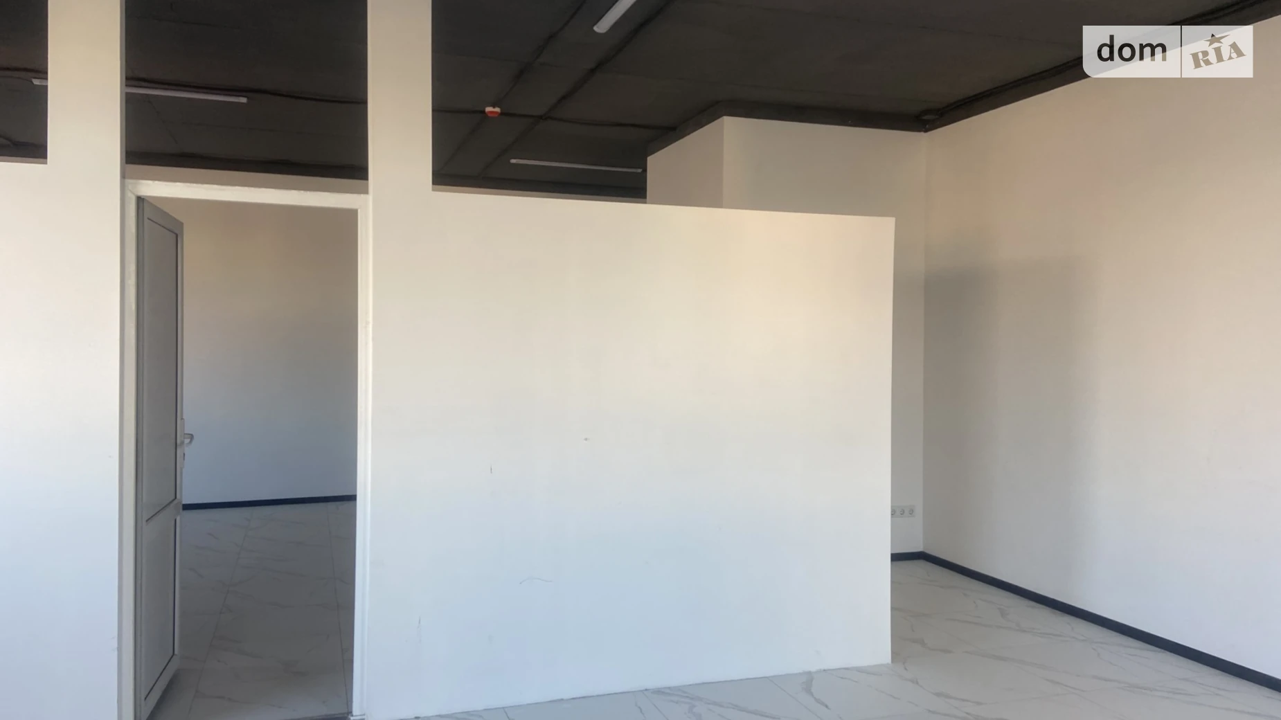 Продается офис 73.4 кв. м в бизнес-центре, цена: 70000 $ - фото 4