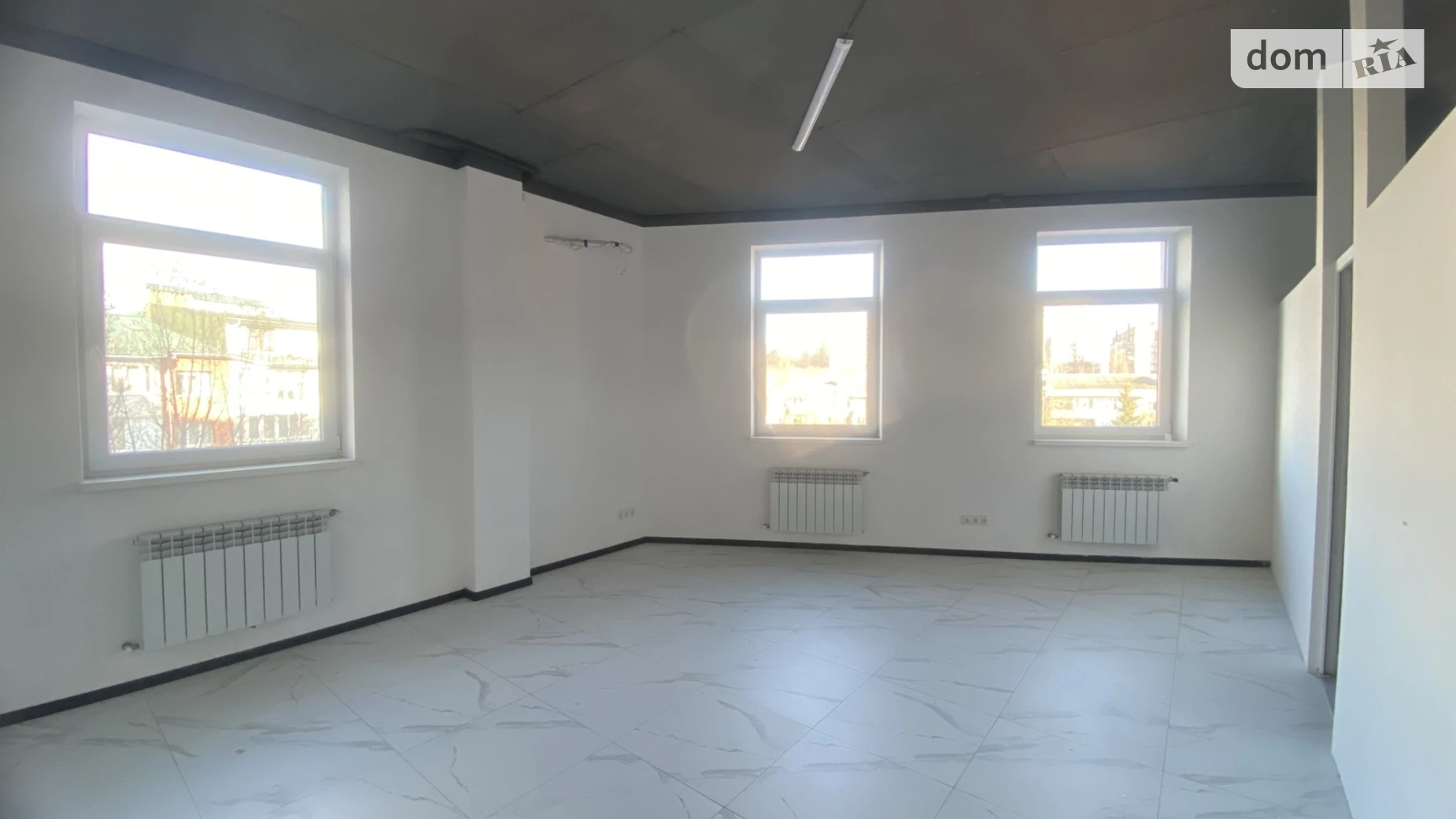 Продается офис 73.4 кв. м в бизнес-центре, цена: 70000 $ - фото 5