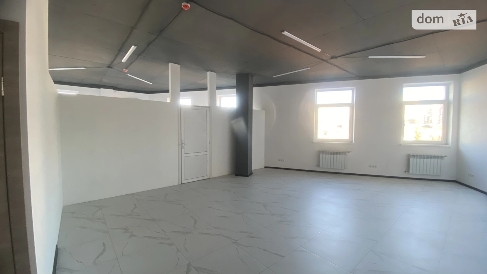 Продается офис 73.4 кв. м в бизнес-центре, цена: 73000 $ - фото 2
