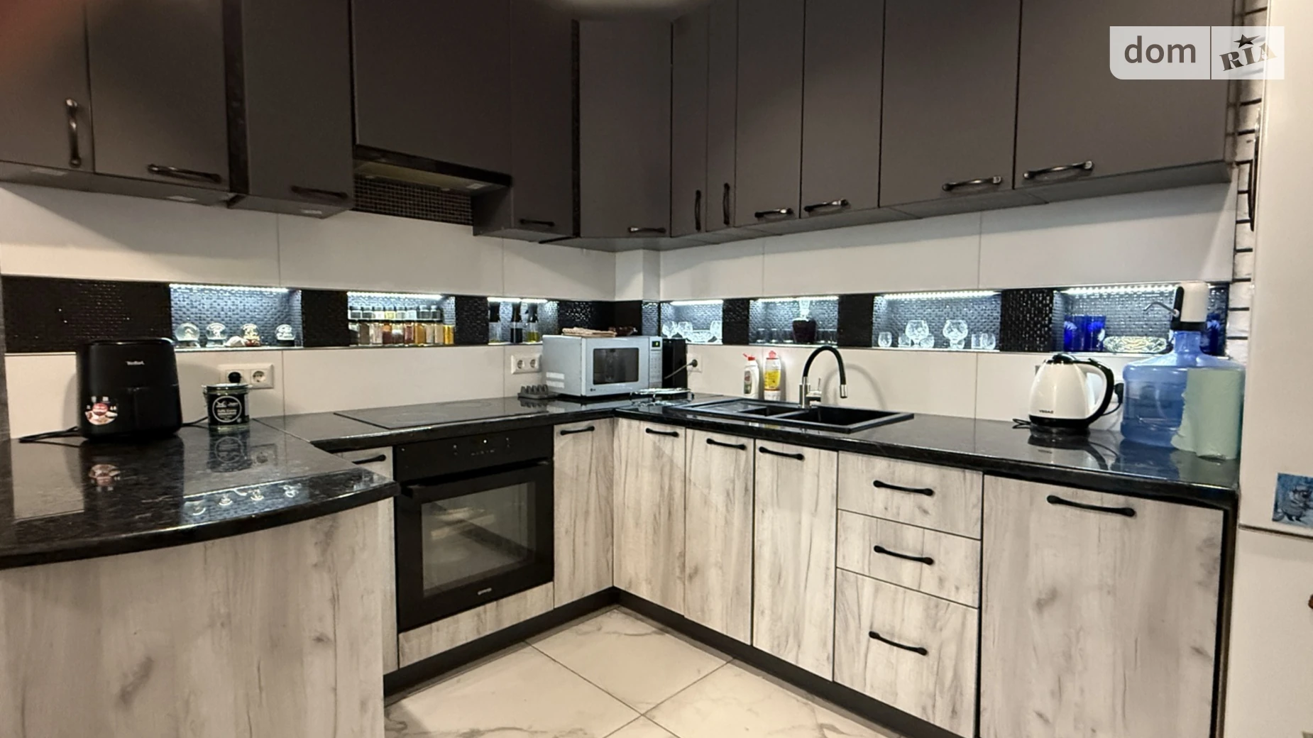 Продається 2-кімнатна квартира 55.4 кв. м у Ірпені, вул. Університетська(Карла Маркса), 3/11 - фото 2