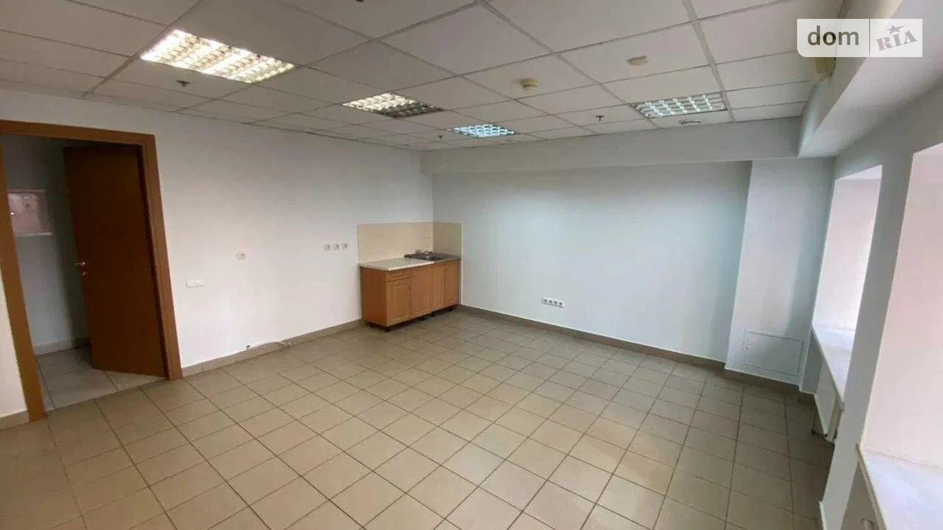 Сдается в аренду офис 139 кв. м в бизнес-центре, цена: 41700 грн - фото 3