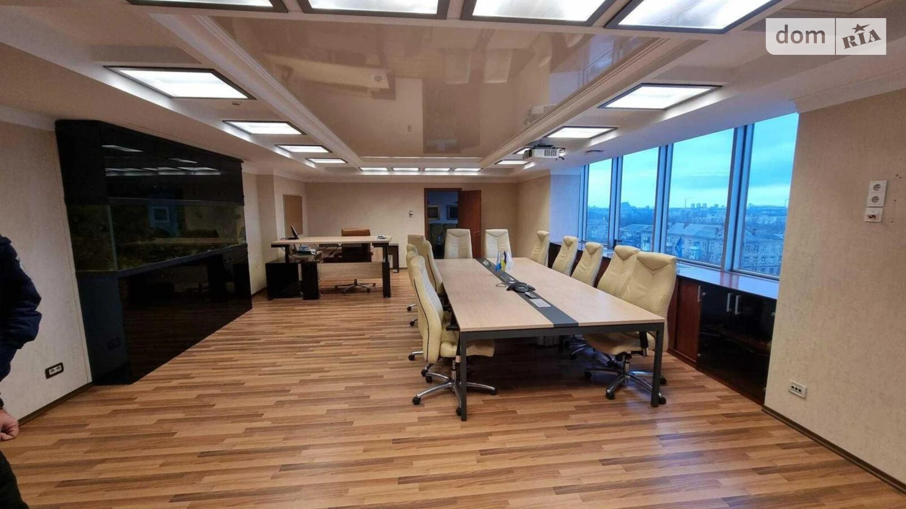 Сдается в аренду офис 1500 кв. м в бизнес-центре, цена: 345000 грн - фото 4