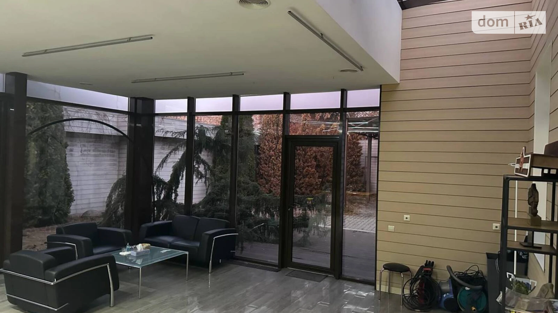 Сдается в аренду офис 380 кв. м в бизнес-центре, цена: 74100 грн - фото 2