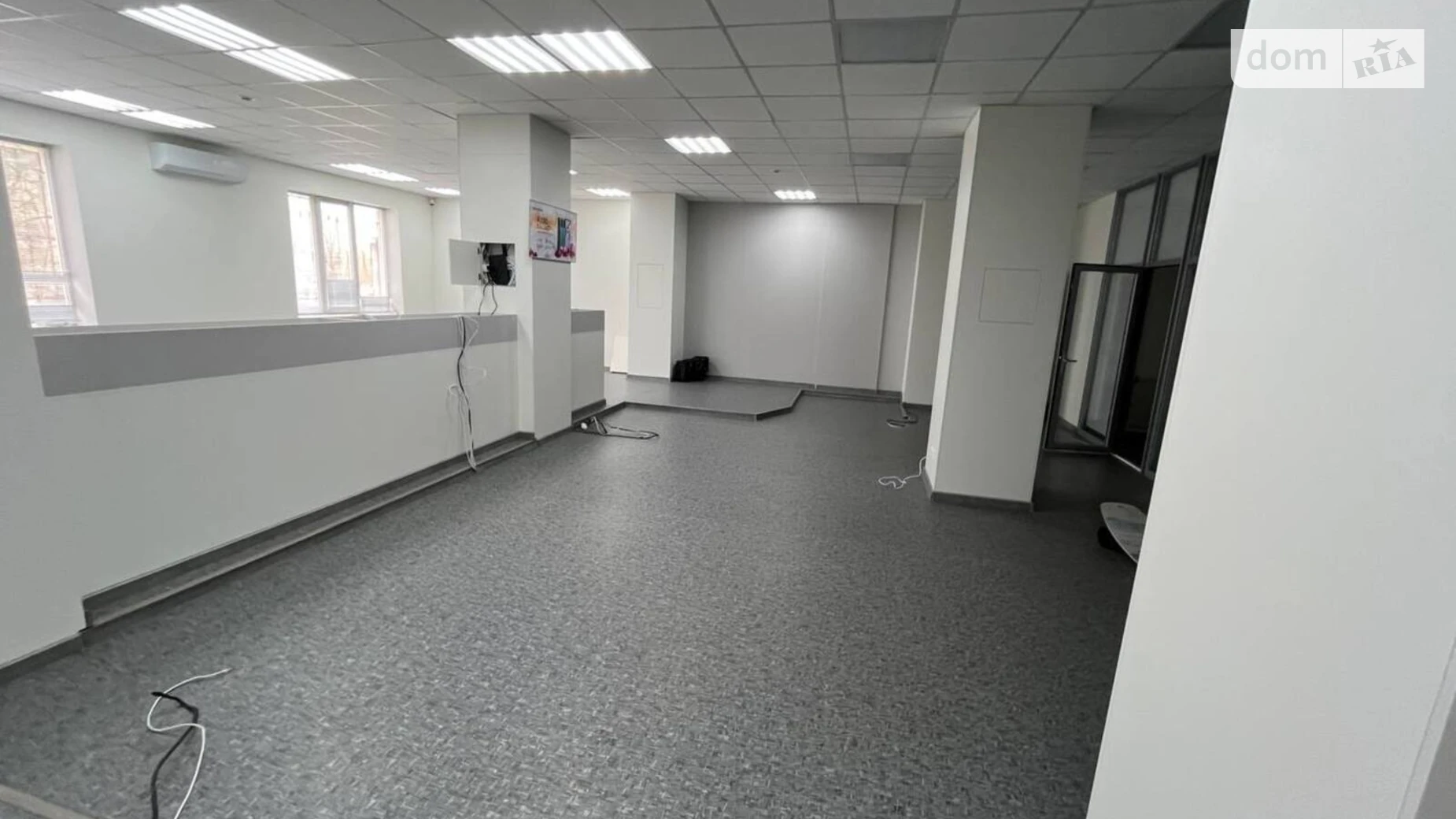 Сдается в аренду офис 430.5 кв. м в бизнес-центре, цена: 79640 грн - фото 5