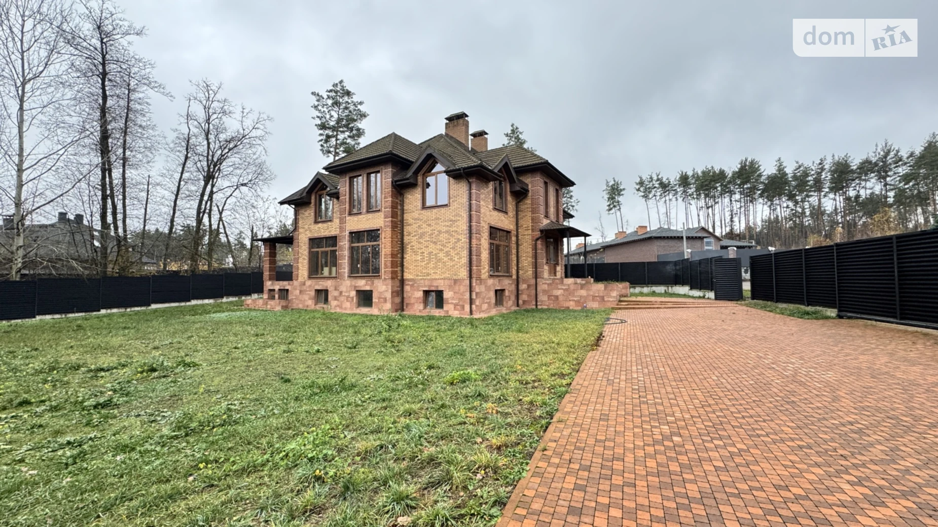 Продается дом на 2 этажа 460 кв. м с подвалом, цена: 350000 $ - фото 2