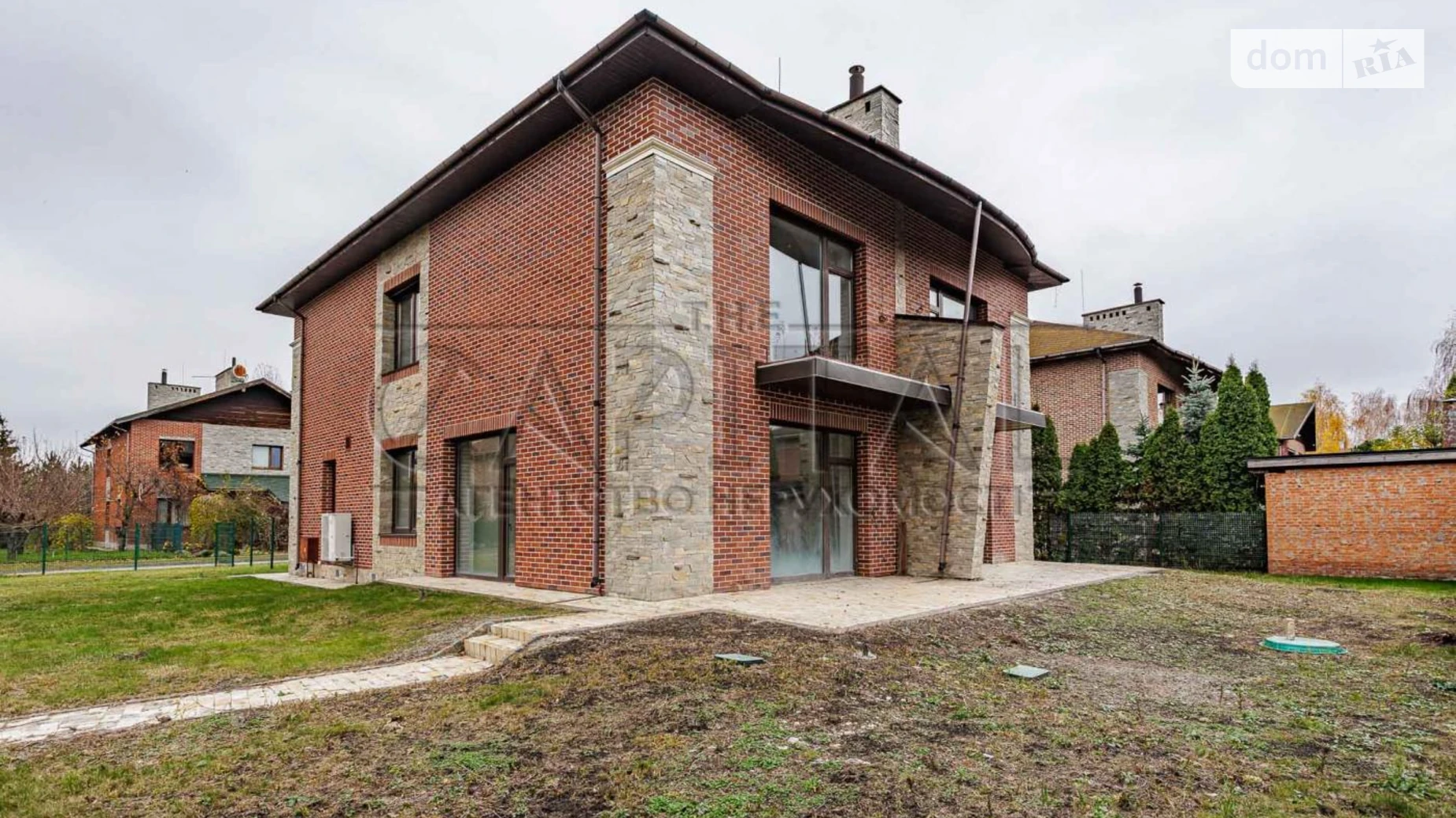 Продается дом на 2 этажа 326.1 кв. м с камином, цена: 405000 $ - фото 2