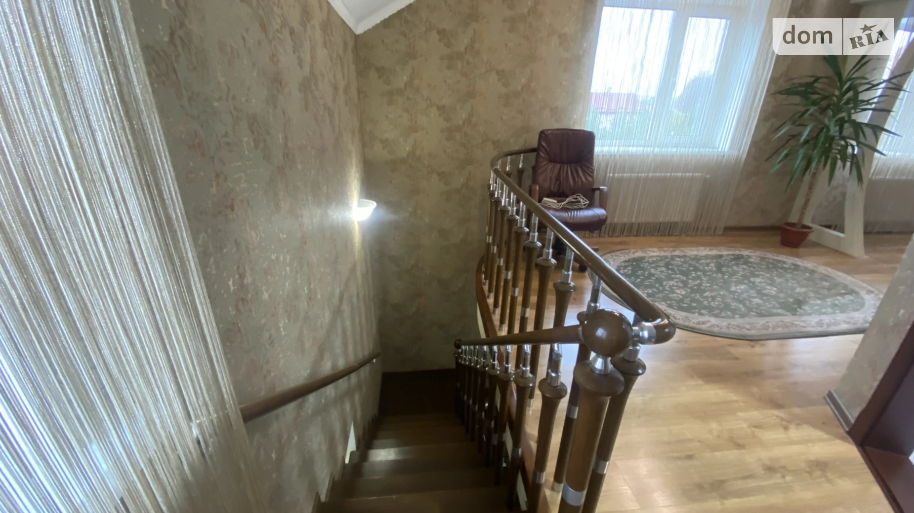 Продается дом на 2 этажа 200 кв. м с бассейном, цена: 230000 $ - фото 4