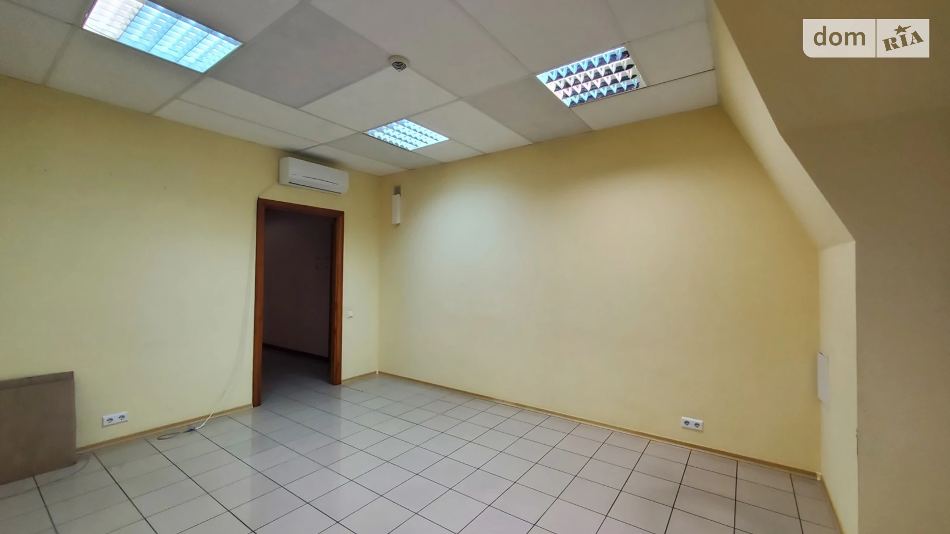 Сдается в аренду офис 17.2 кв. м в бизнес-центре, цена: 258 $ - фото 2