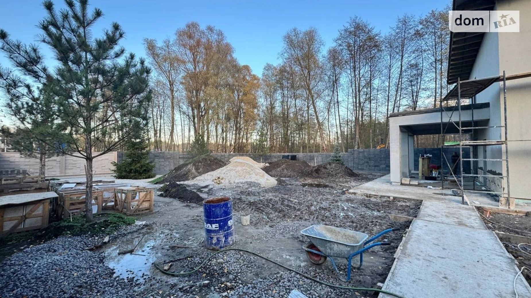 Продается дом на 2 этажа 210 кв. м с камином, цена: 317000 $ - фото 5