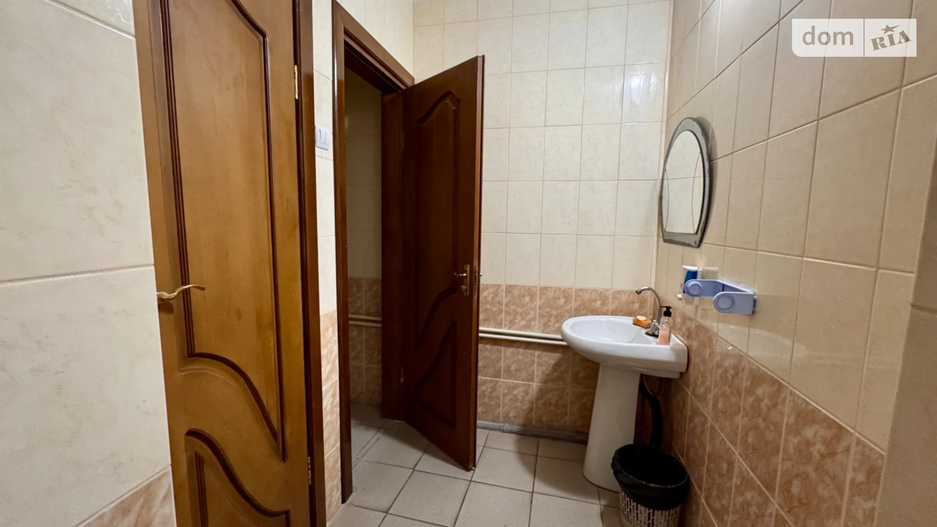 Сдается в аренду офис 42 кв. м в бизнес-центре, цена: 8400 грн - фото 2