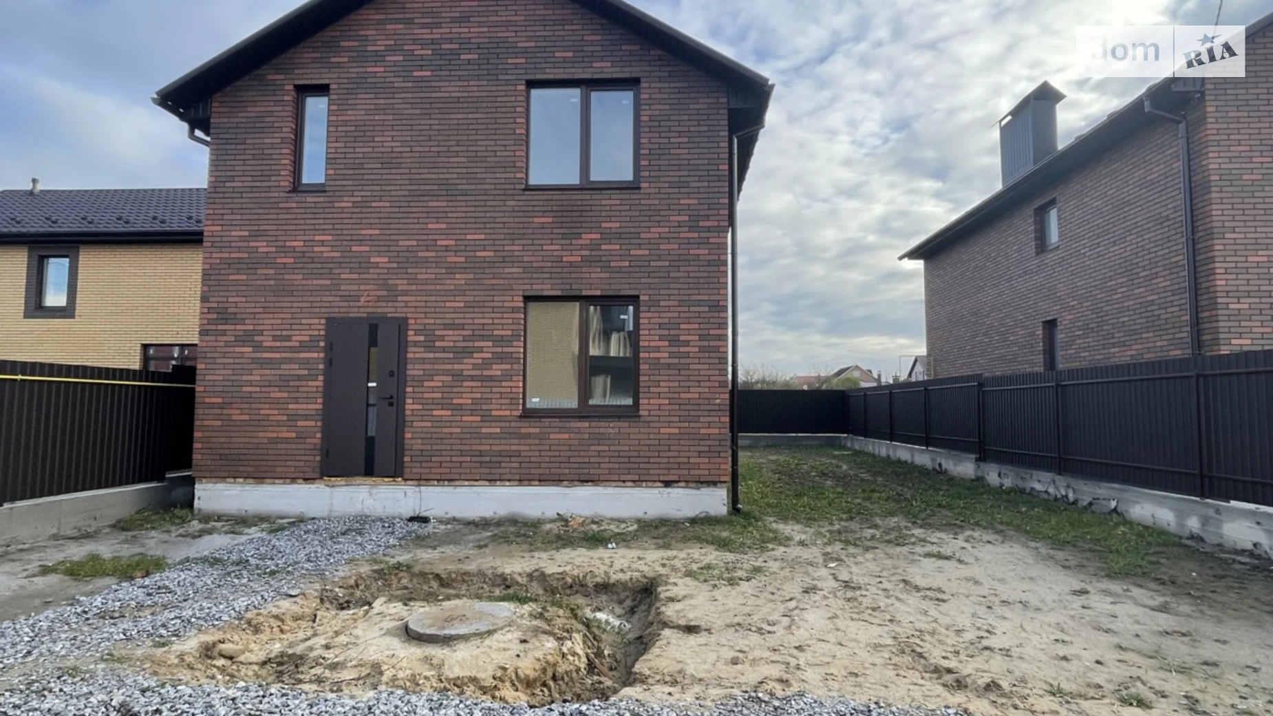 Продается дом на 2 этажа 120 кв. м с бассейном, цена: 89000 $ - фото 2