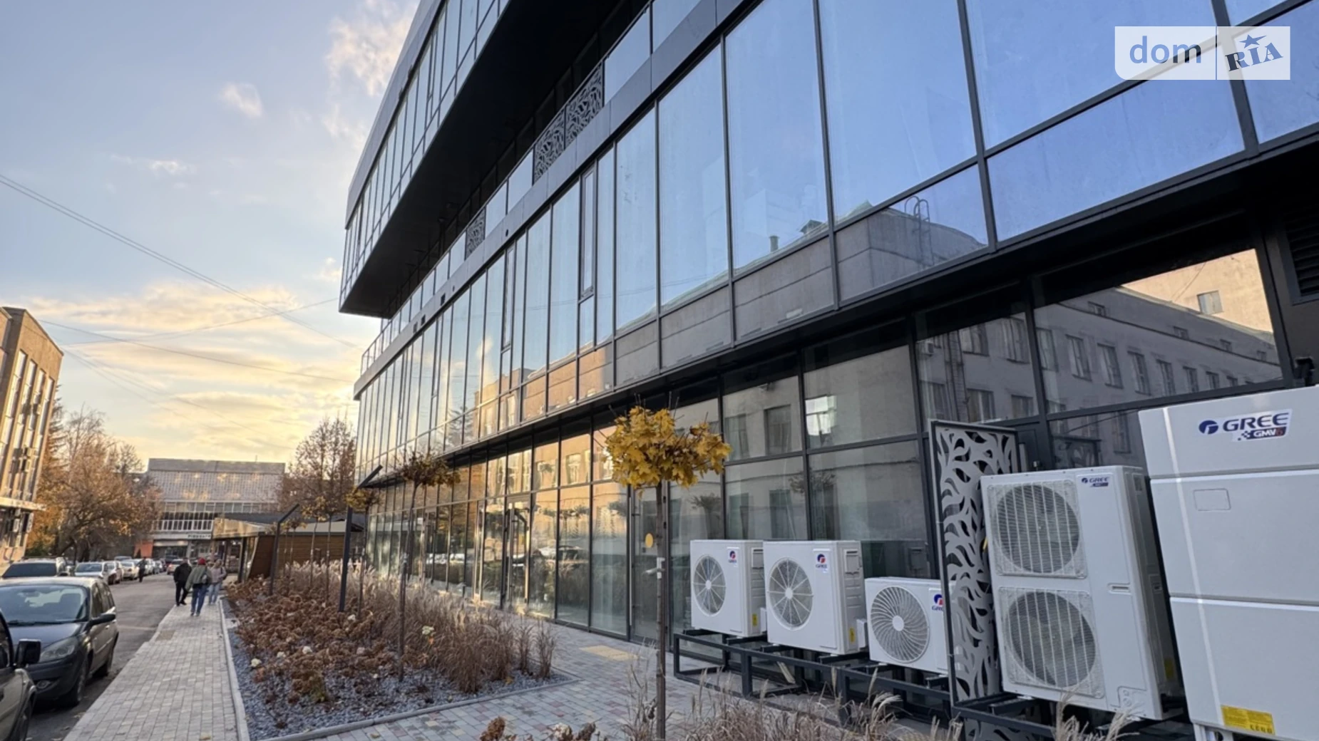 Продается 2-комнатная квартира 66 кв. м в Ровно, ул. Кавказская, 32Б - фото 2