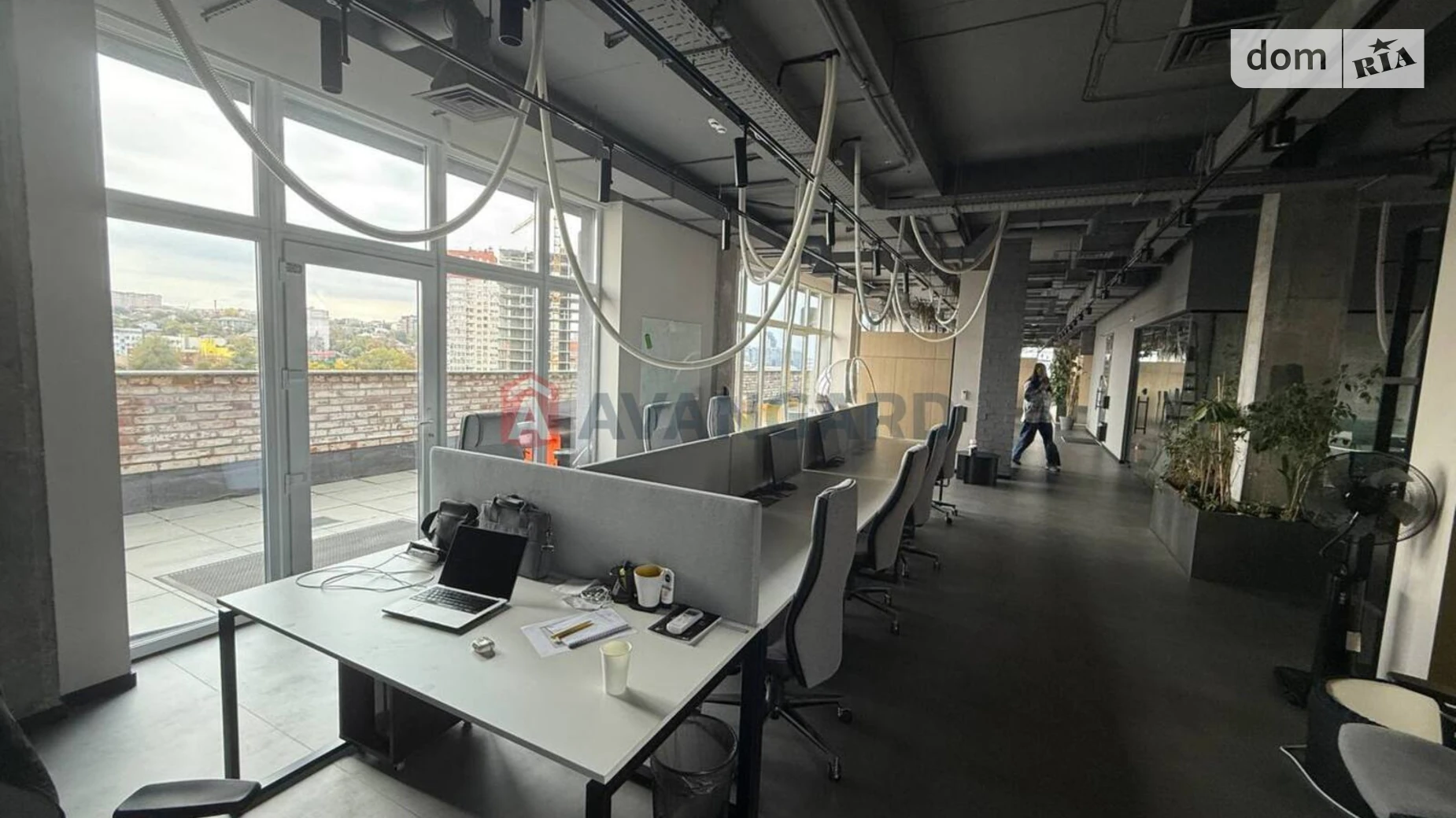 Сдается в аренду офис 421 кв. м в бизнес-центре, цена: 5894 $ - фото 4