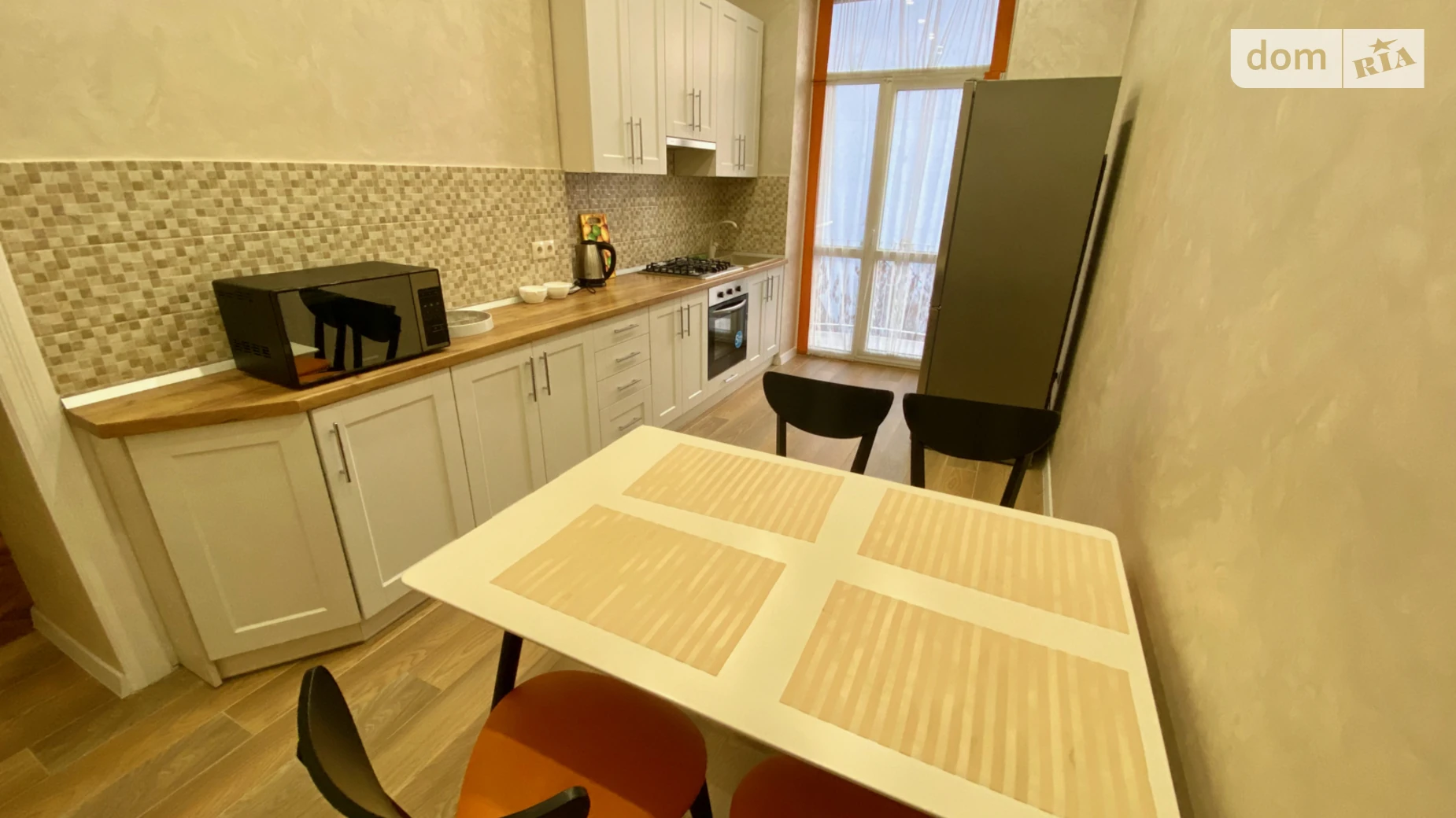 Сдается в аренду 1-комнатная квартира 43 кв. м в Львове, просп. Свободы, 1/3 - фото 4