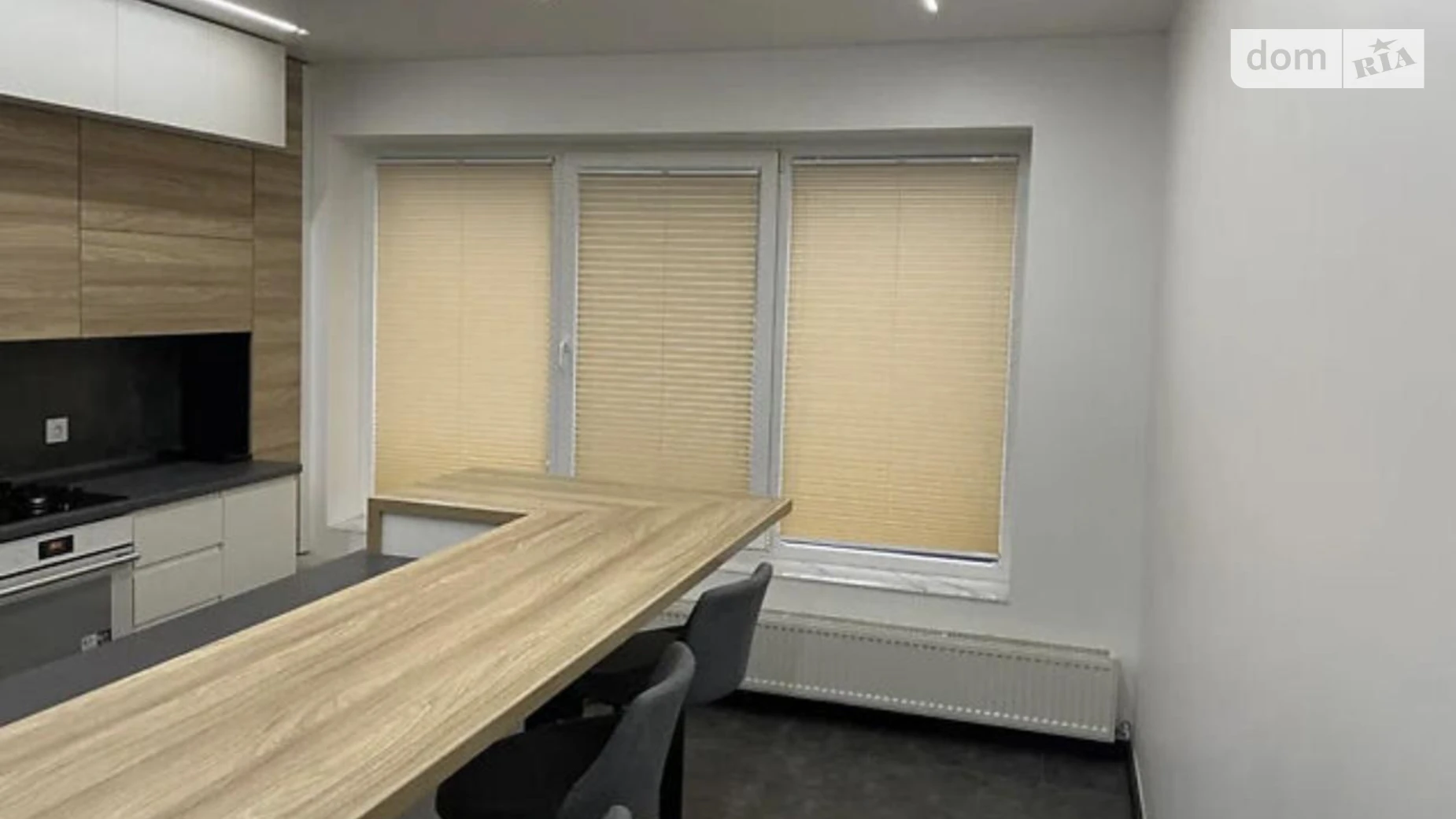 Продается дом на 3 этажа 249 кв. м с подвалом, цена: 185000 $ - фото 2