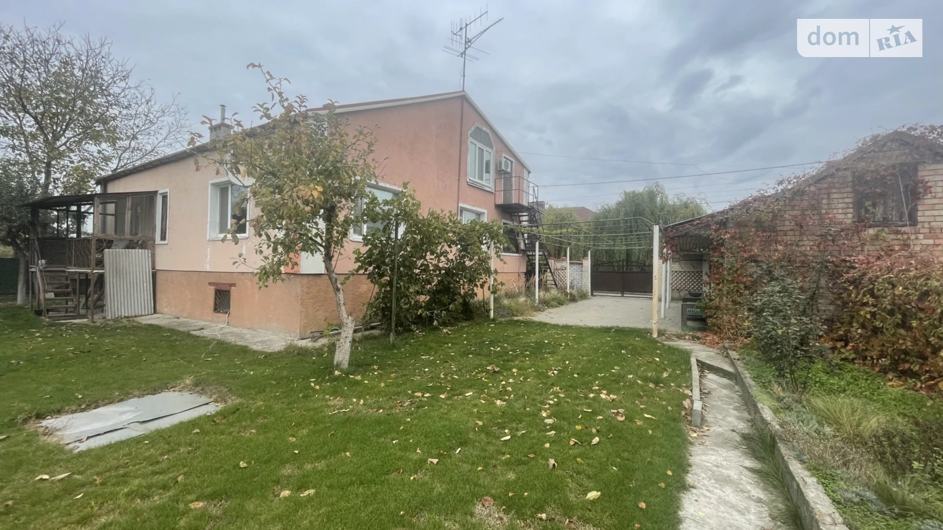 Продается дом на 2 этажа 299 кв. м с баней/сауной, цена: 90000 $ - фото 2