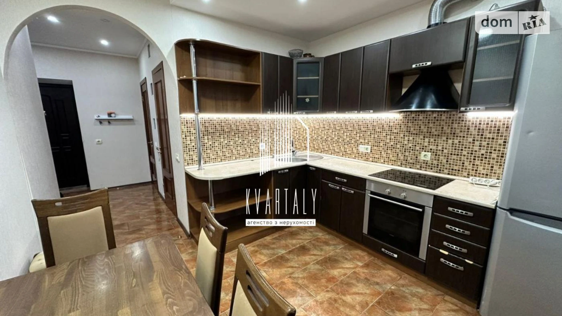 Продается 2-комнатная квартира 64 кв. м в Киеве, ул. Анны Ахматовой, 31 - фото 2