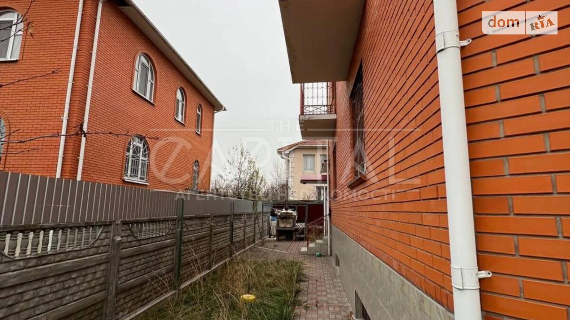 Продается дом на 3 этажа 370 кв. м с верандой, цена: 250000 $ - фото 2