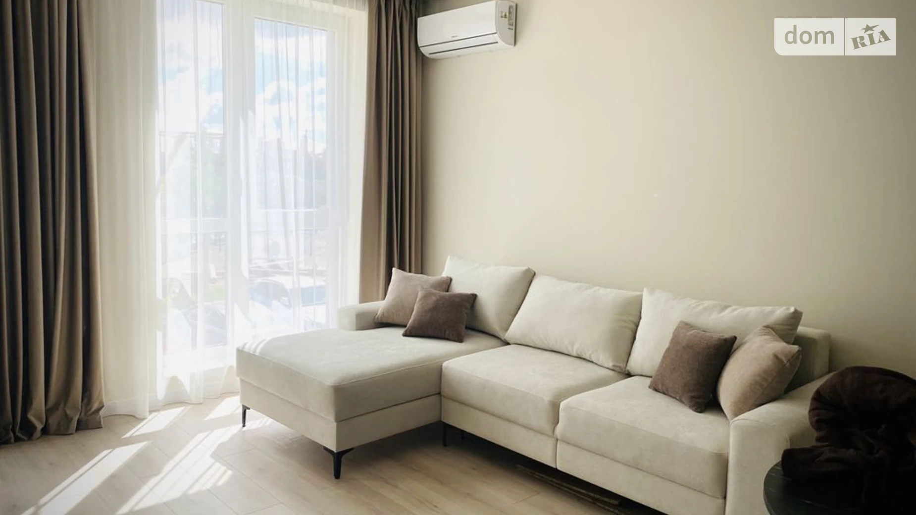 Продается 1-комнатная квартира 45 кв. м в Минае, ул. Августина Волошина - фото 2