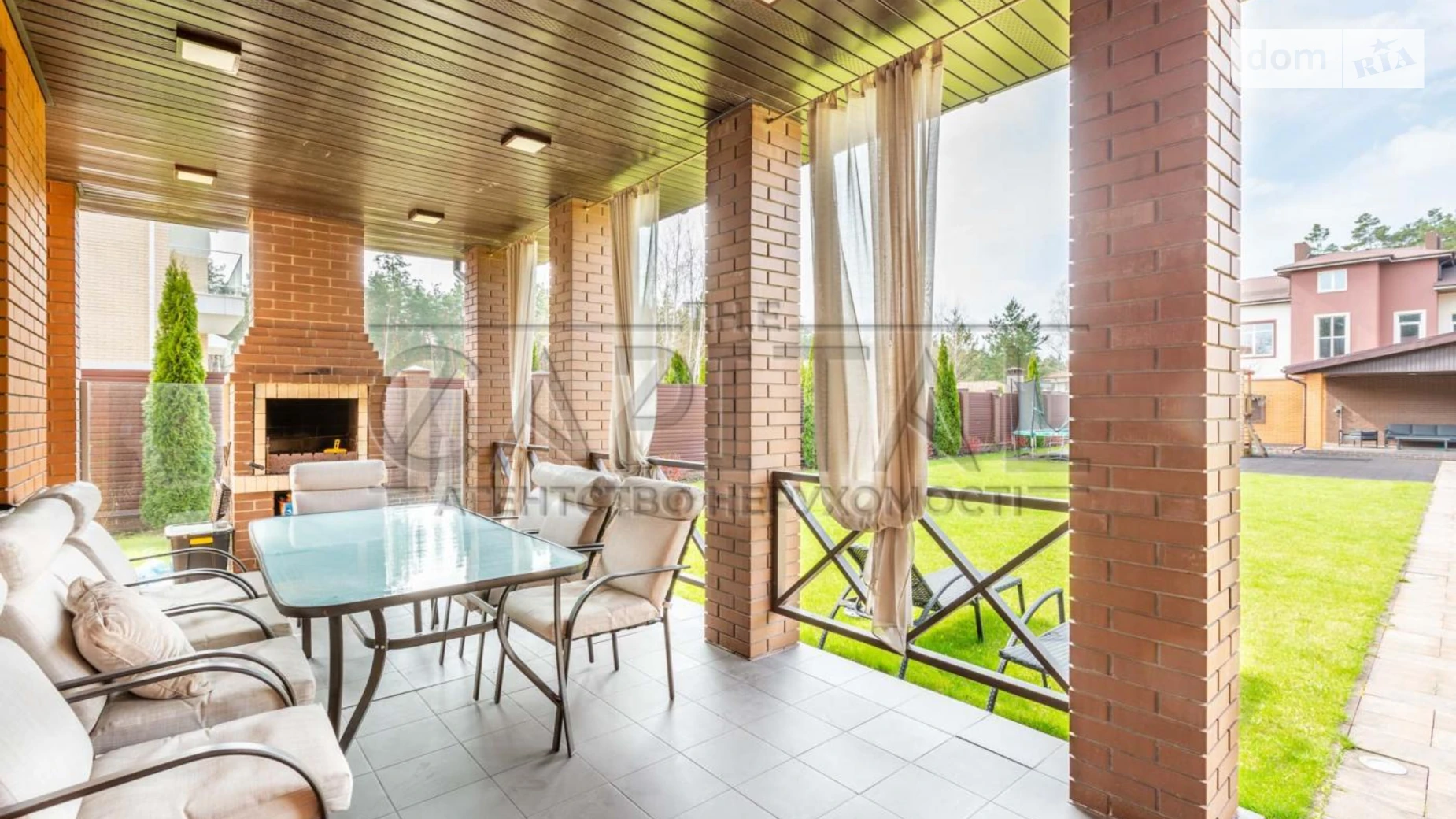 Продается дом на 2 этажа 300 кв. м с бассейном, цена: 850000 $ - фото 3