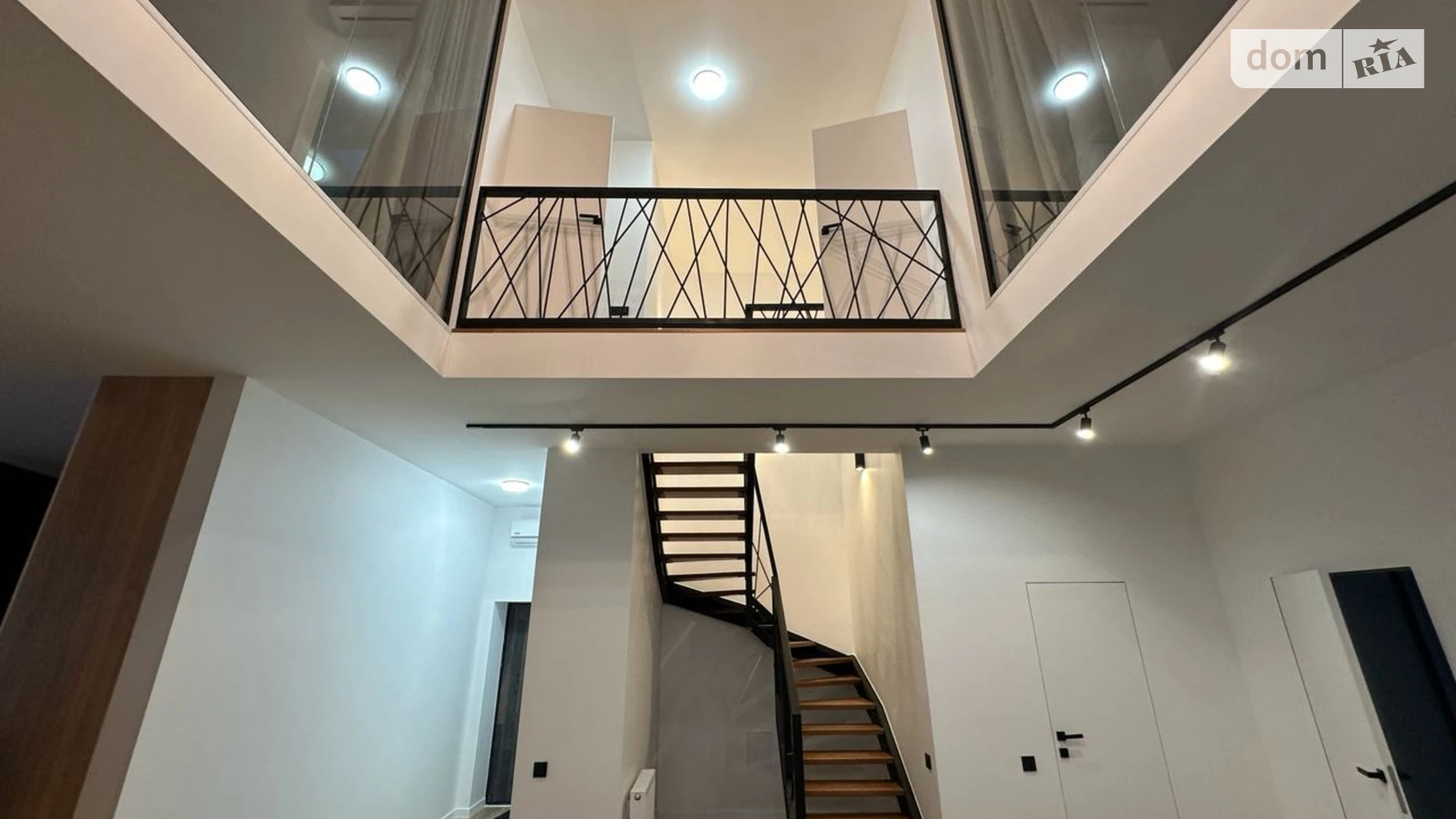 Сдается в аренду офис 155 кв. м в бизнес-центре, цена: 1800 $ - фото 5