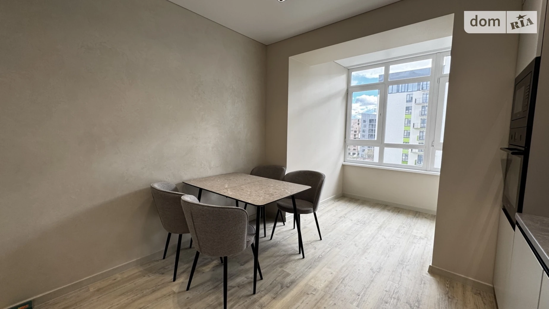 Продается 1-комнатная квартира 43 кв. м в Криховцах, ул. Приозерная - фото 2