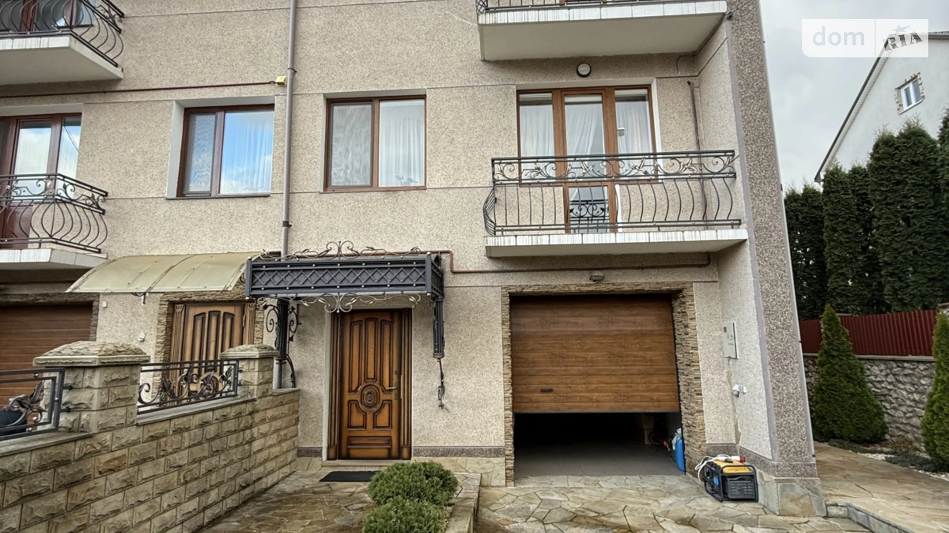 Продается дом на 3 этажа 220 кв. м с верандой, цена: 155000 $ - фото 2