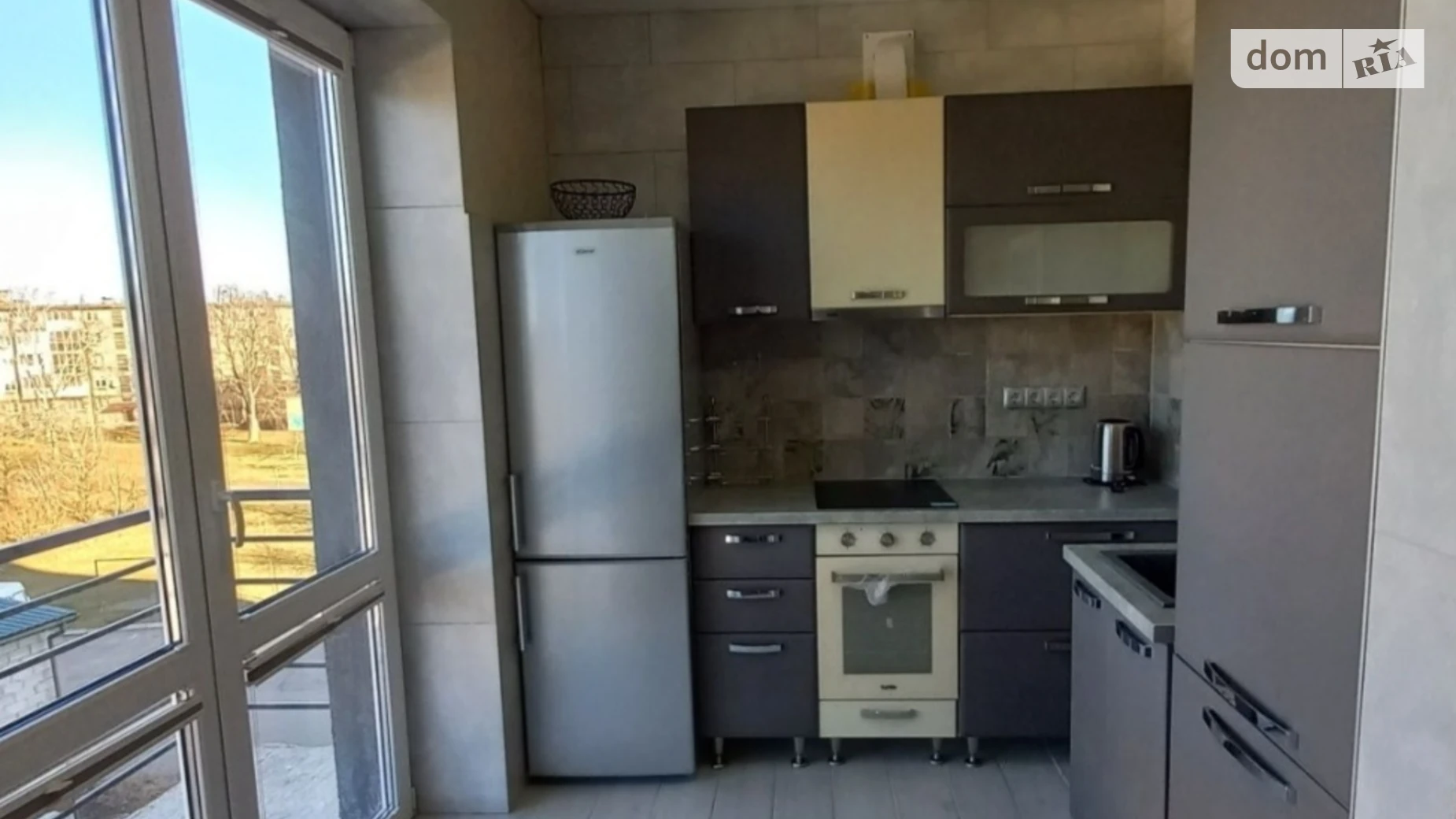 Продается 1-комнатная квартира 35 кв. м в Дубно, ул. Михаила Грушевского, 1 - фото 2