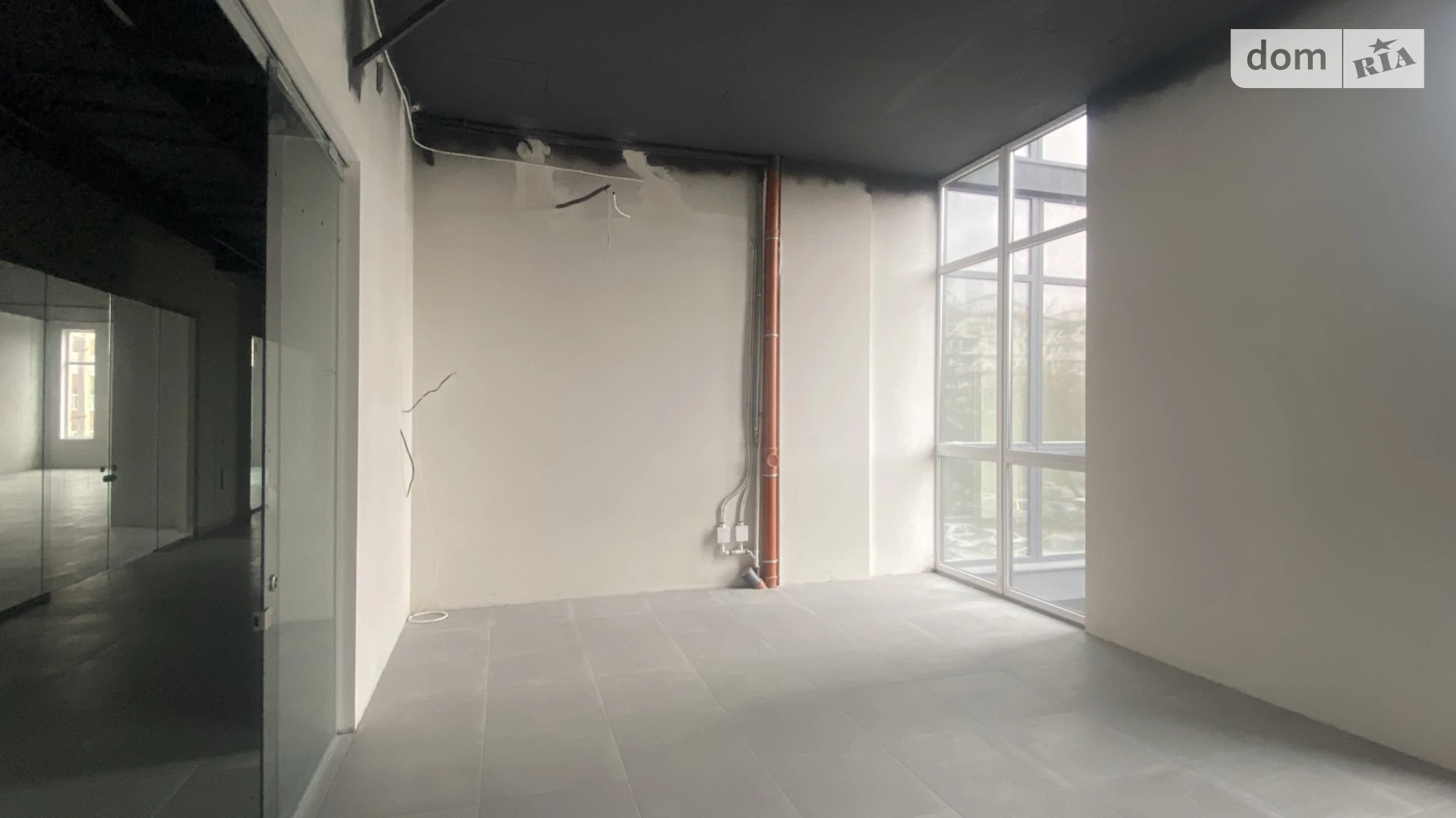Сдается в аренду помещения свободного назначения 32.7 кв. м в 4-этажном здании, цена: 9810 грн - фото 2