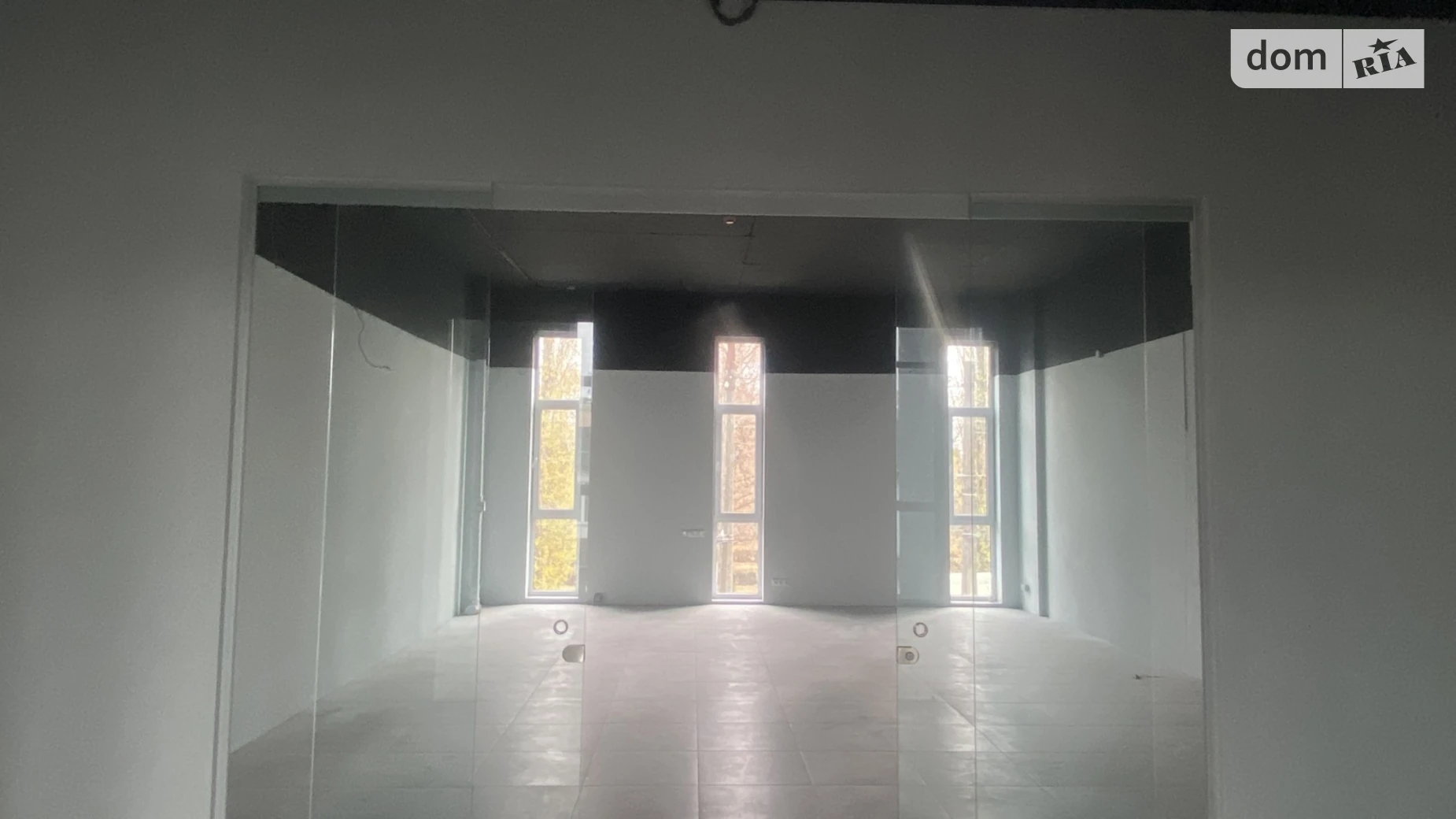 Сдается в аренду помещения свободного назначения 53.6 кв. м в 4-этажном здании, цена: 13400 грн - фото 2