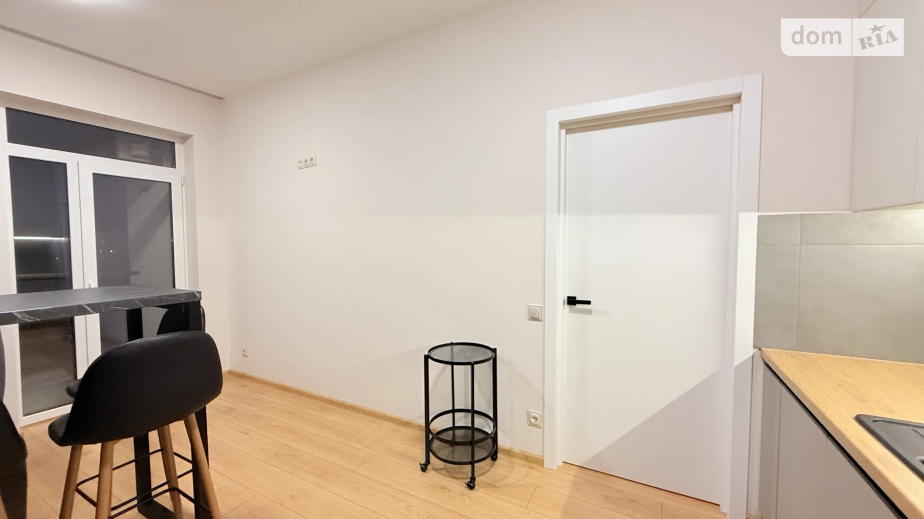 Продается 1-комнатная квартира 42.2 кв. м в Ужгороде, ул. Капушанская(Победы), 148 - фото 2