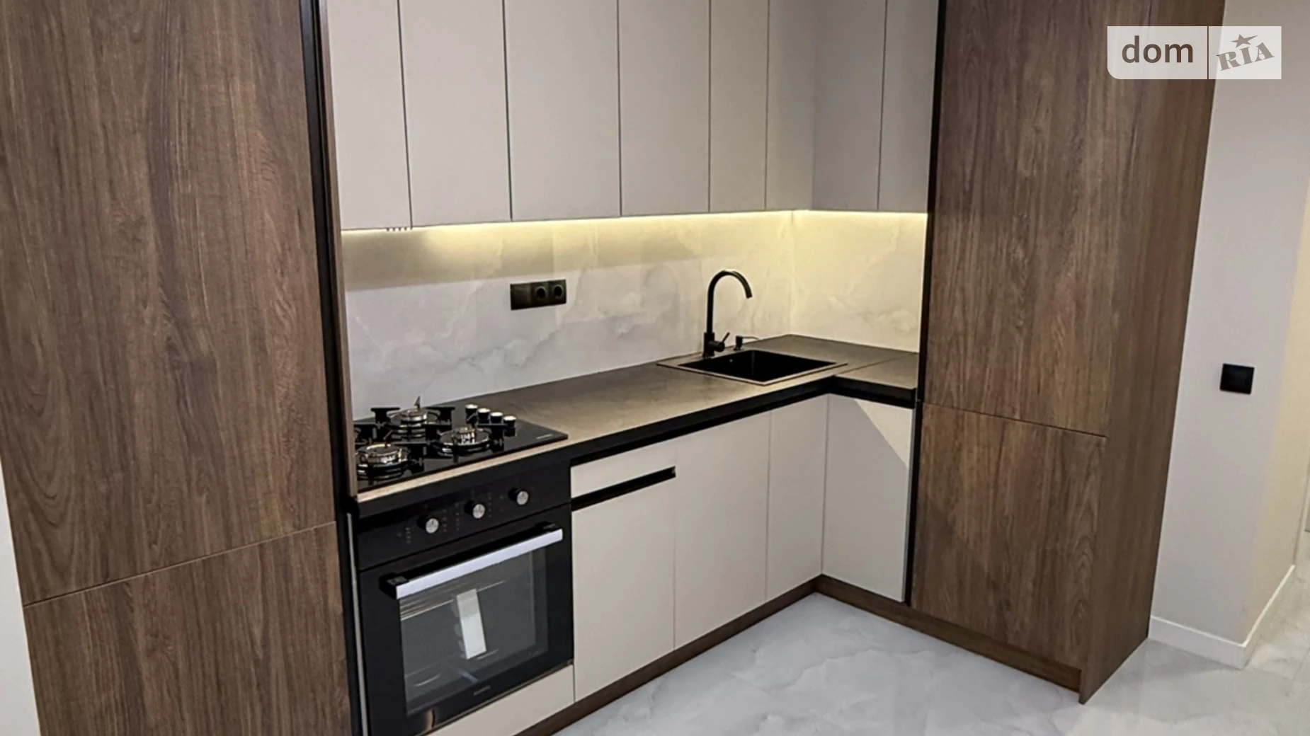 Продается 1-комнатная квартира 36.4 кв. м в Ивано-Франковске, ул. Высочана Семена, 18 корпус 16 - фото 3