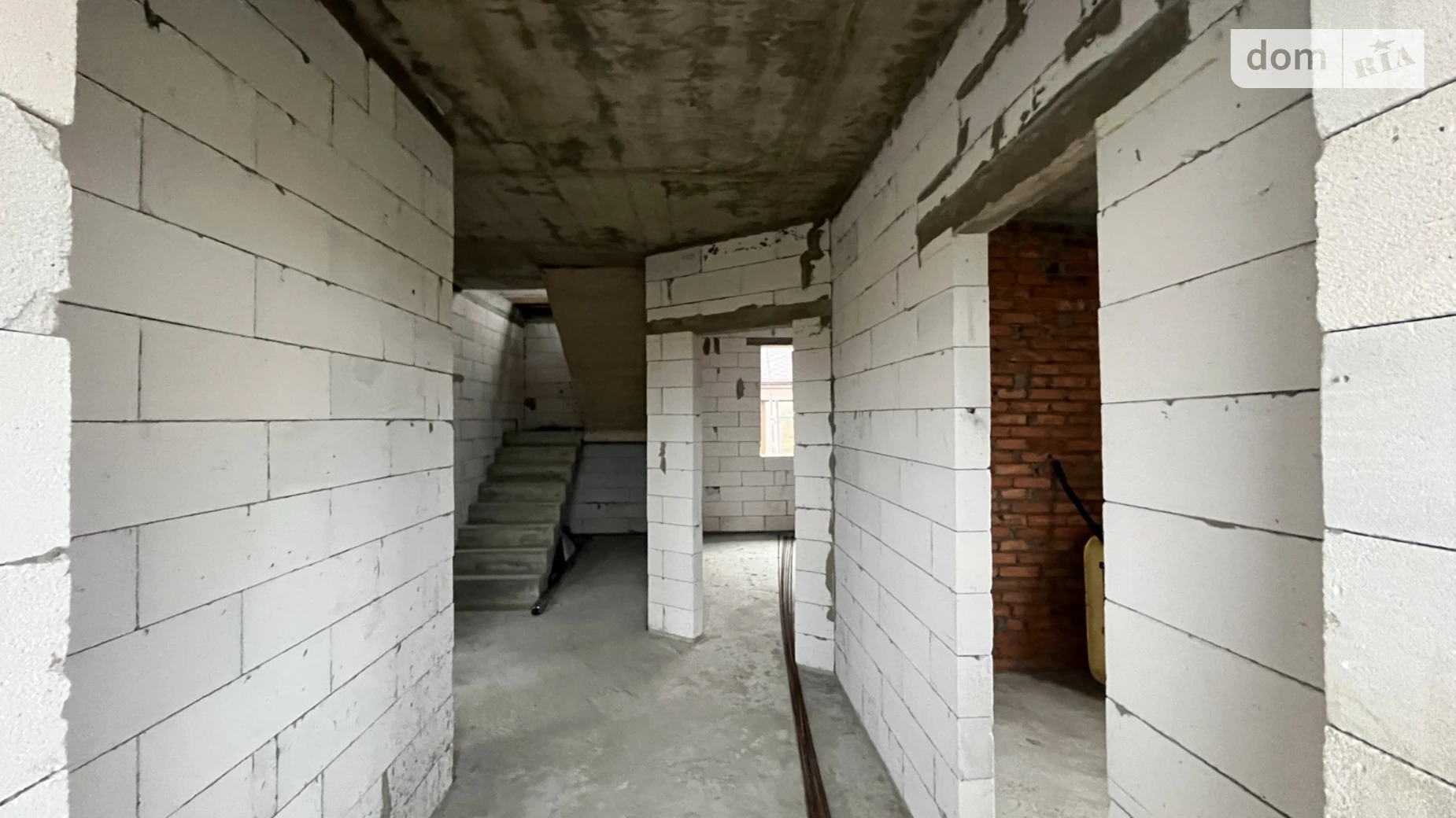 Продается дом на 2 этажа 150 кв. м с камином, цена: 110000 $ - фото 3