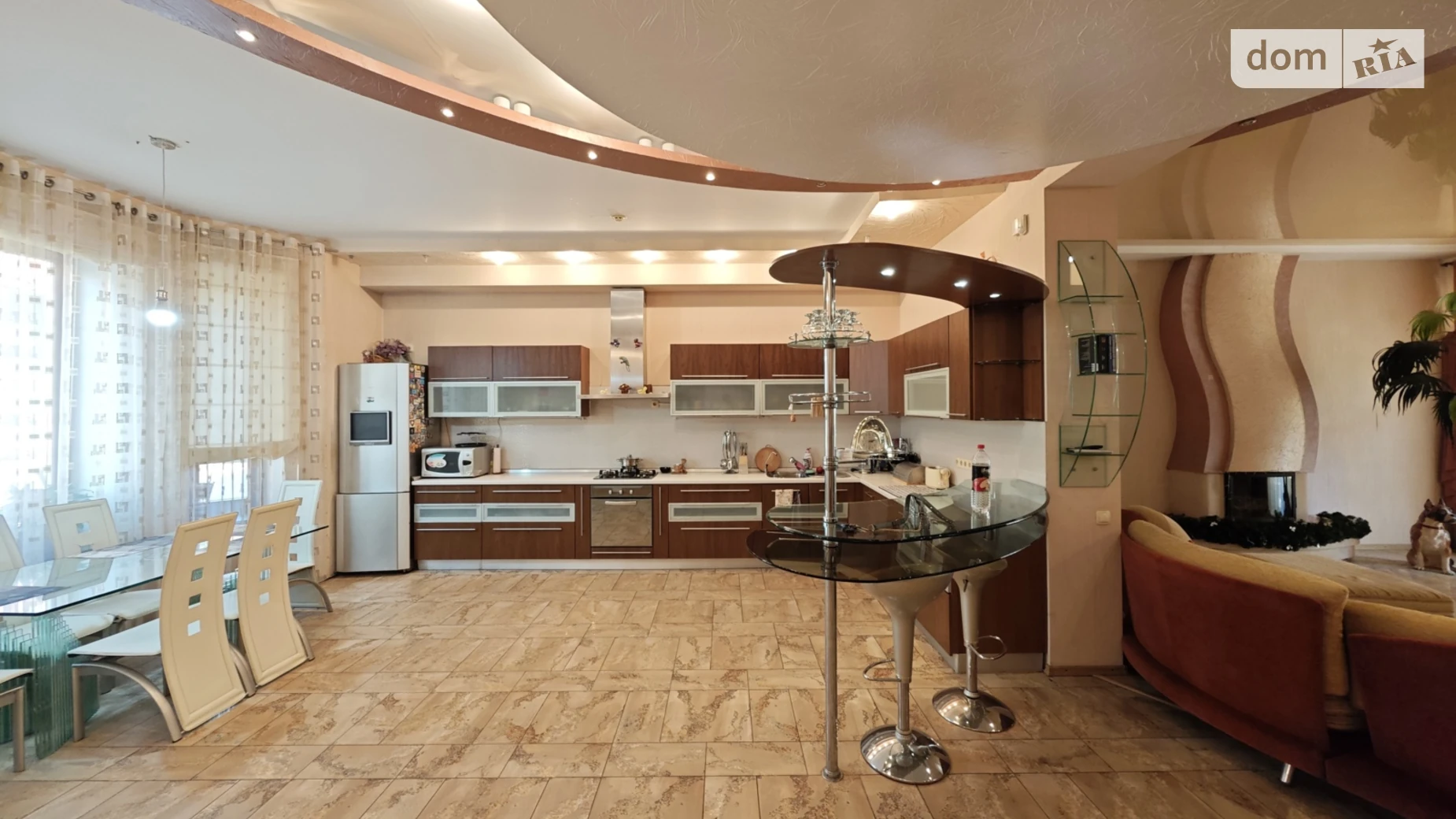 Сдается в аренду дом на 3 этажа 250 кв. м с баней/сауной, цена: 1500 $ - фото 3