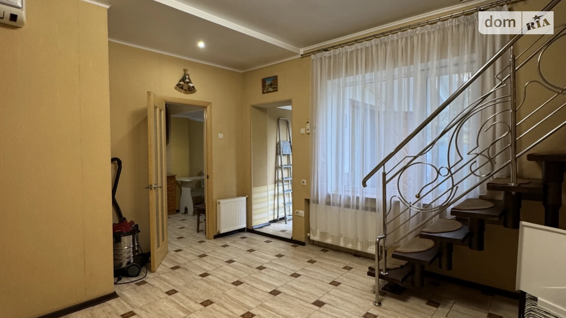 Продается дом на 2 этажа 210.2 кв. м с мансардой, цена: 95000 $ - фото 2