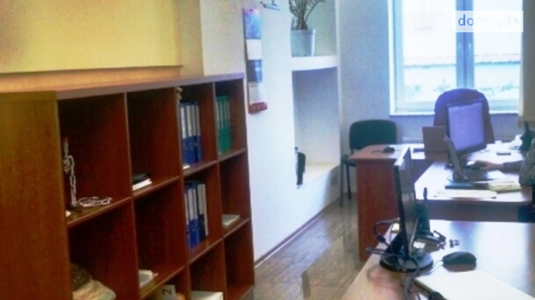 Сдается в аренду офис 120.2 кв. м в бизнес-центре, цена: 800 $ - фото 2