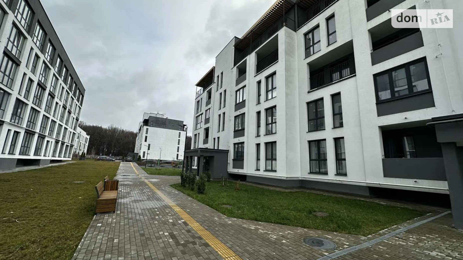 Продается 2-комнатная квартира 64.7 кв. м в Горишнем, ул. Героев Украины - фото 2