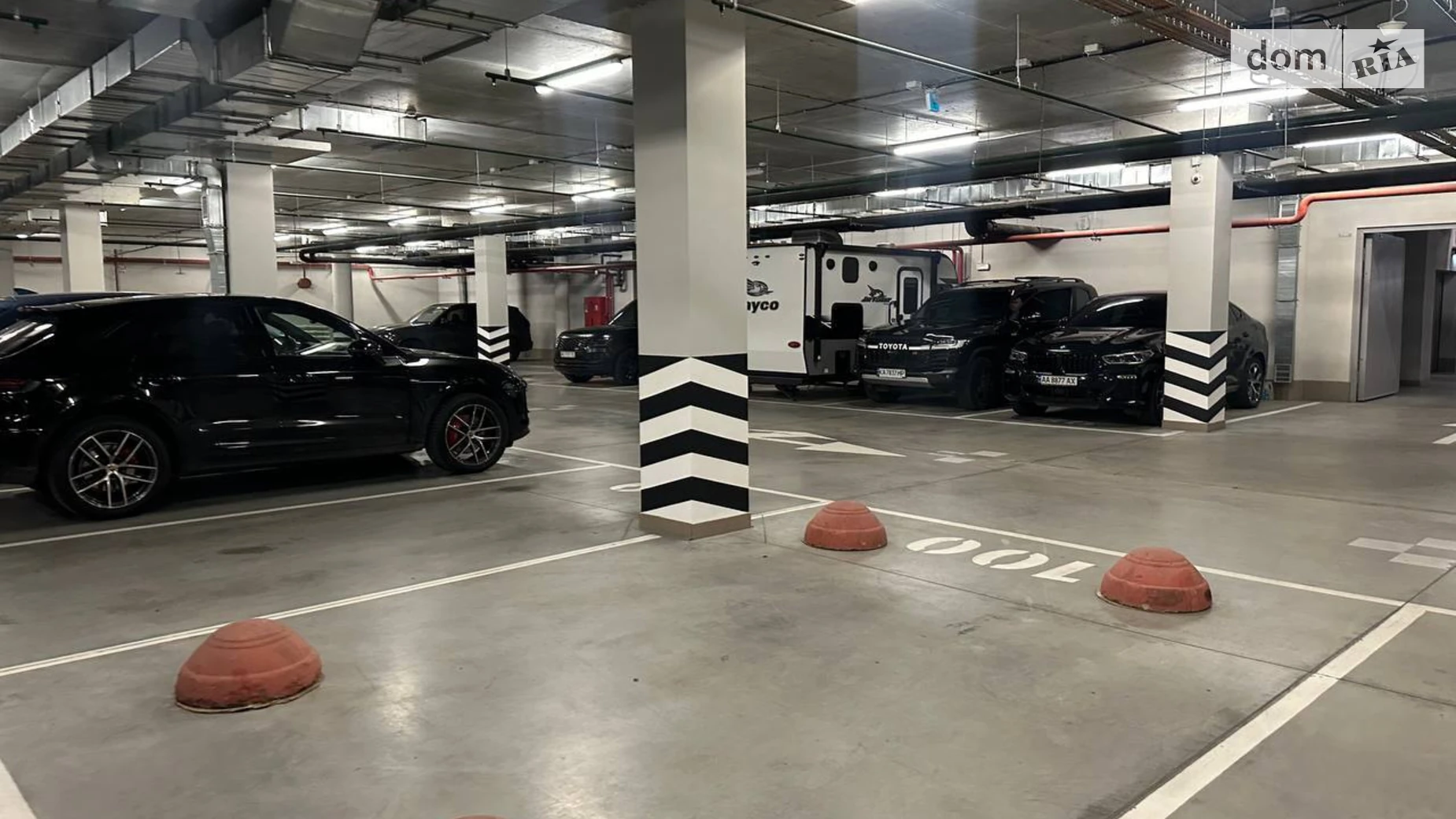 Продается подземный паркинг под легковое авто на 18 кв. м, цена: 30000 $ - фото 2