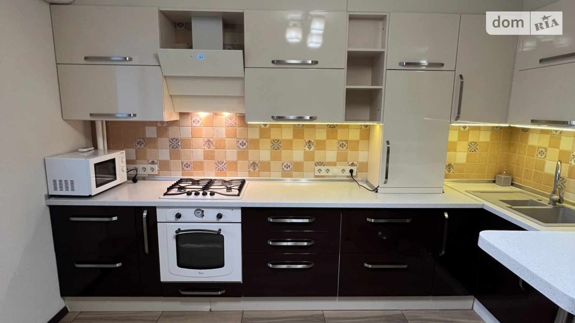 Продается 1-комнатная квартира 59 кв. м в Полтаве, ул. Бедного Александра - фото 2