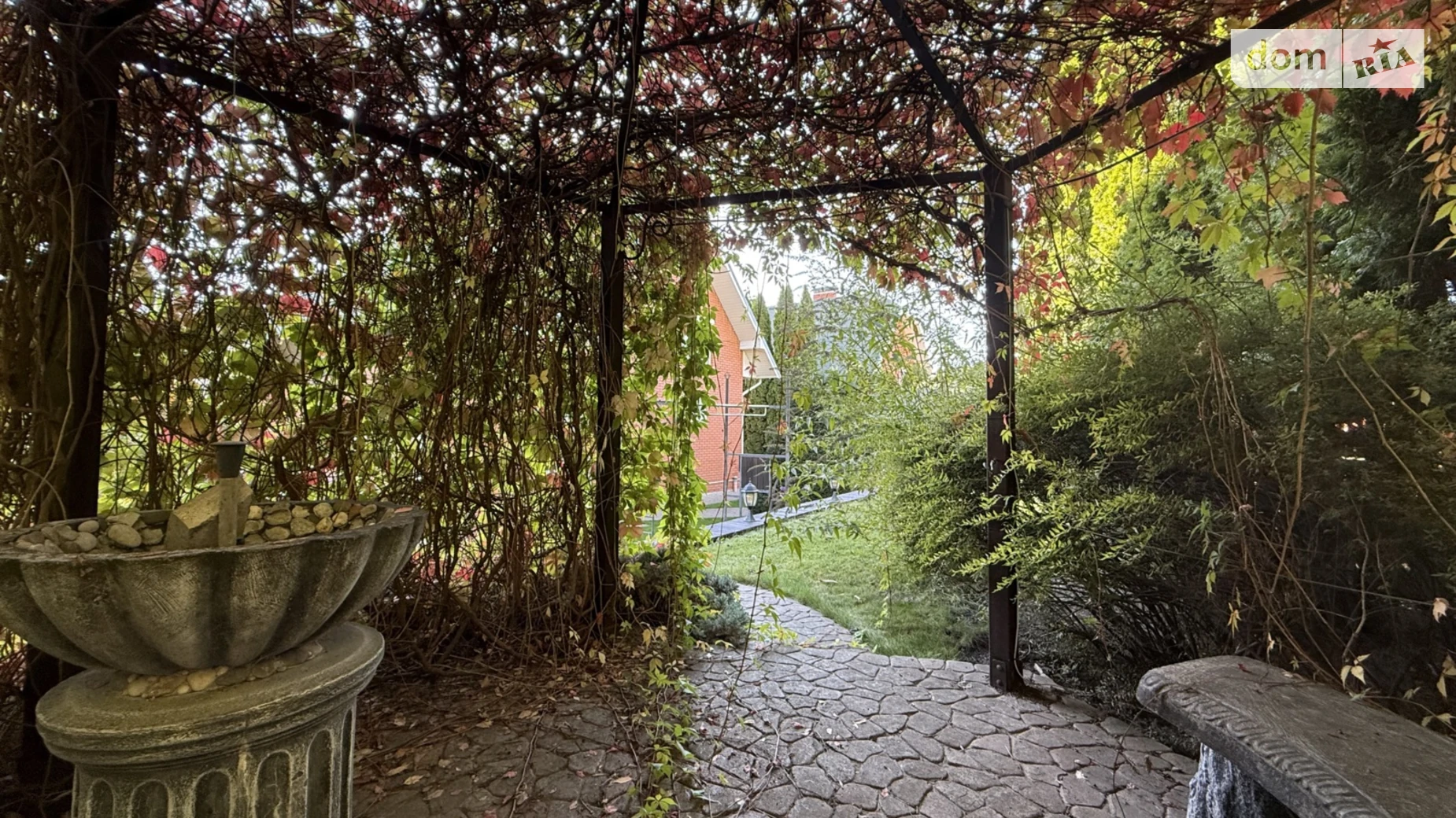 Продается дом на 2 этажа 295 кв. м с беседкой, цена: 350000 $ - фото 2