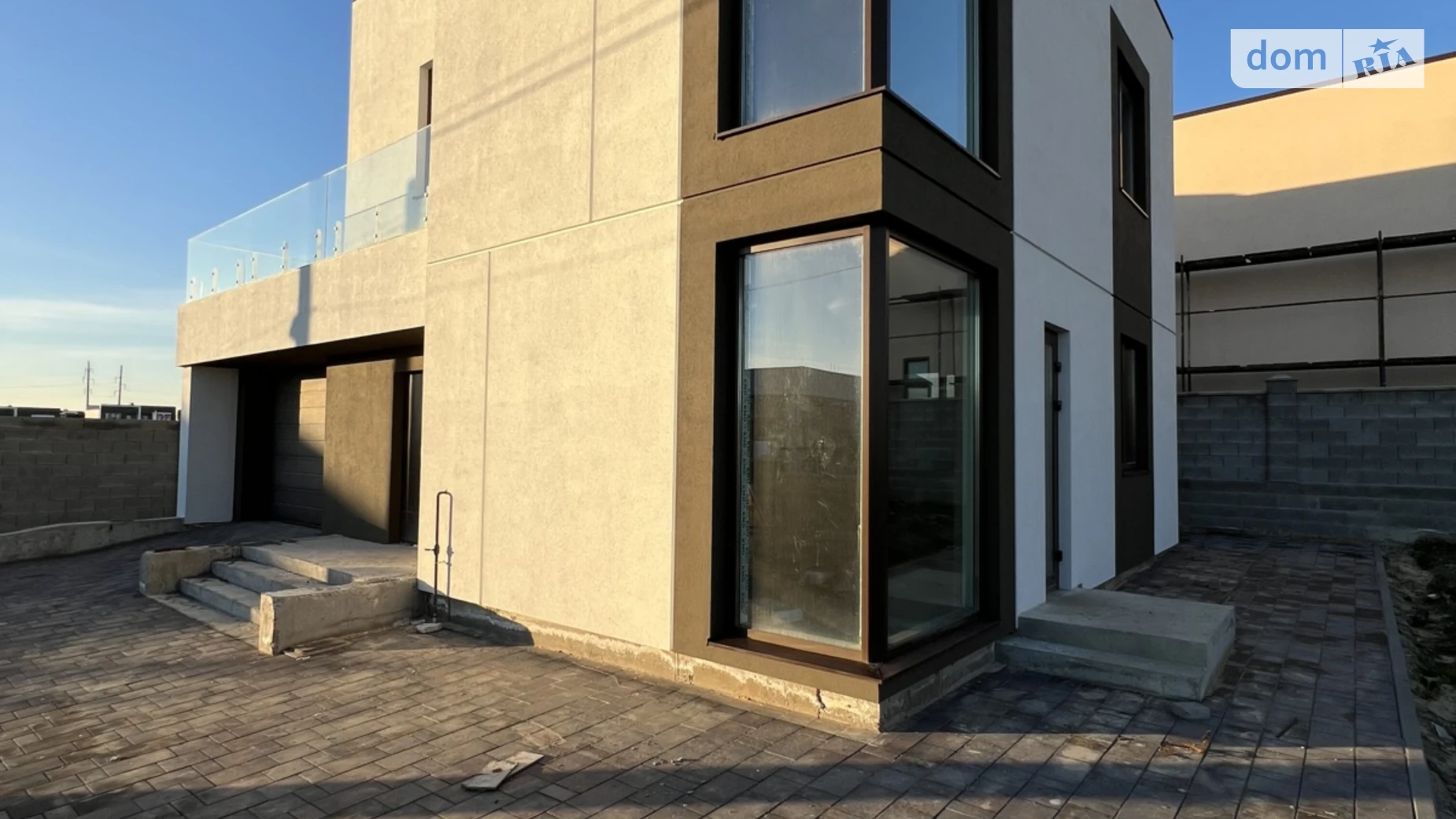 Продается дом на 2 этажа 160 кв. м с камином, цена: 154900 $ - фото 2